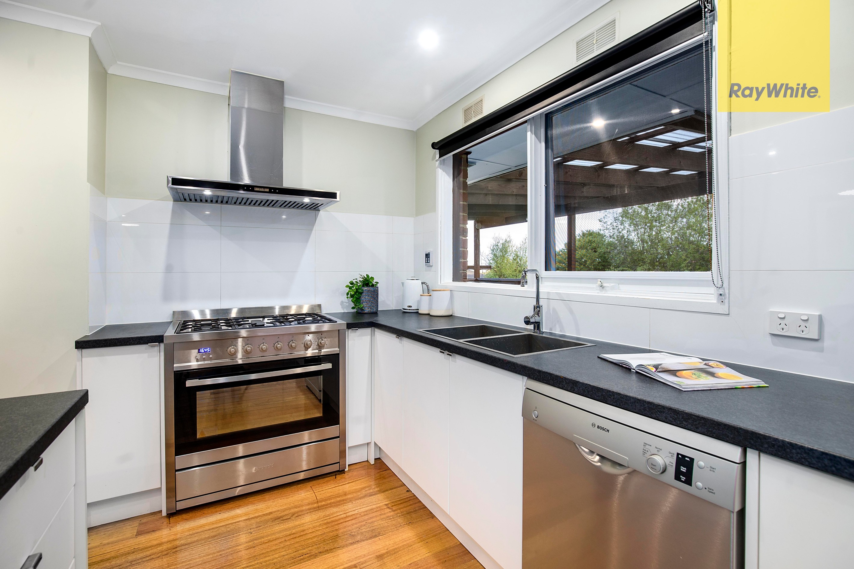 8 Courtney Square, Wantirna, VIC 3152