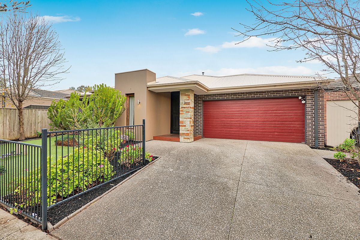 30 Emu Bush Drive, Cranbourne West, VIC 3977