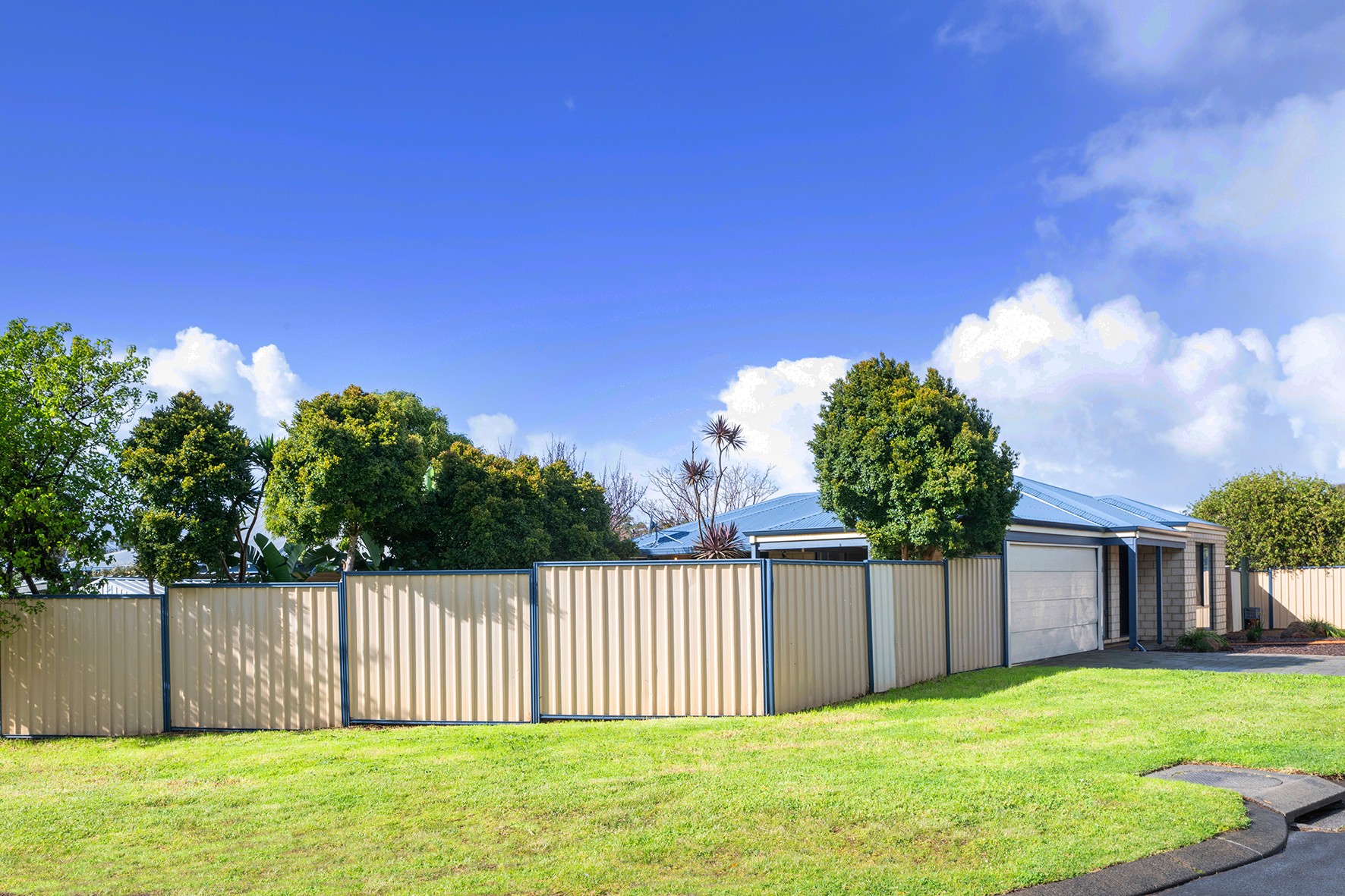 2 Spinebill Ramble, Margaret River, WA 6285