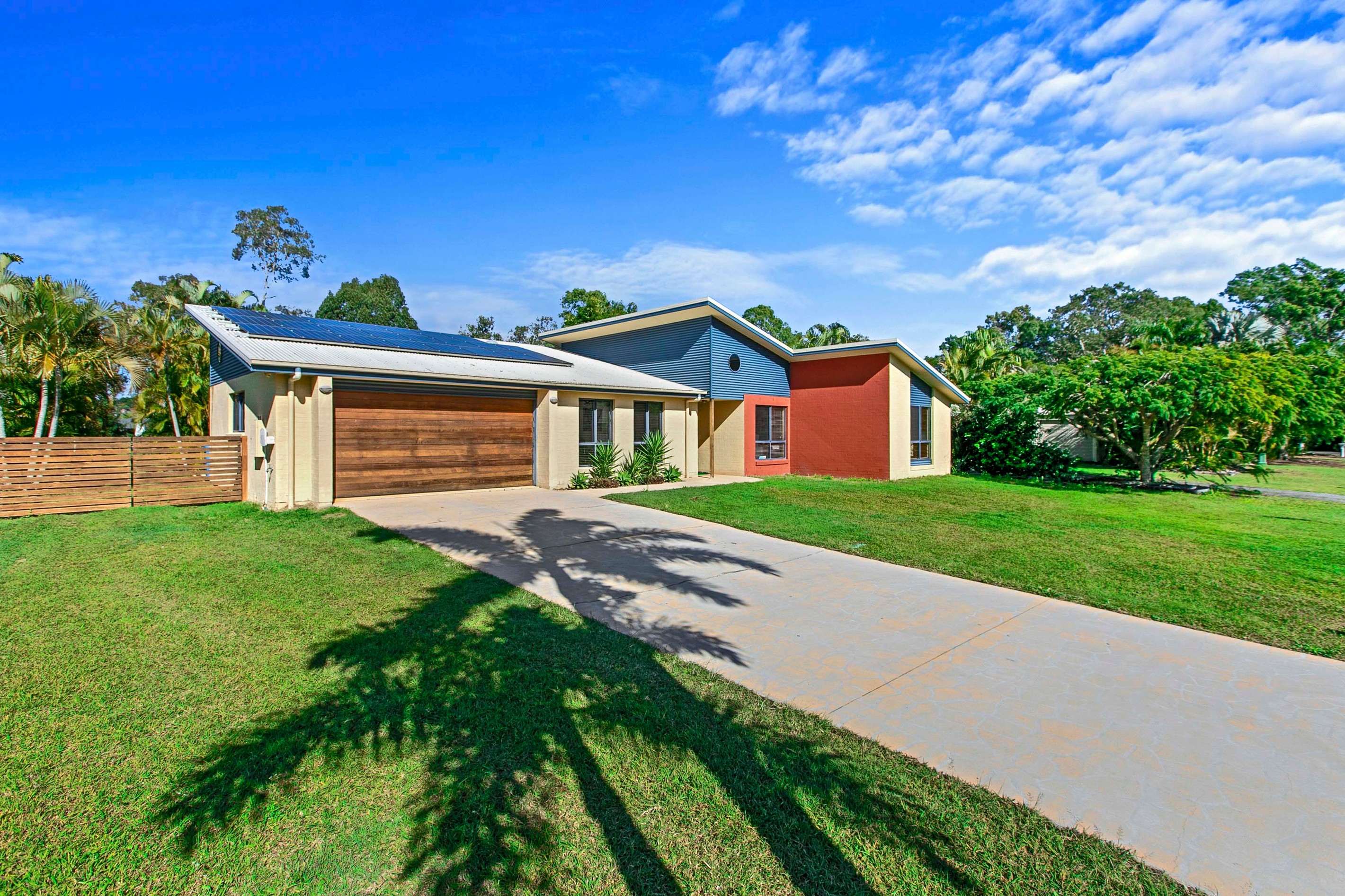 2 Hawk Court, Dundowran Beach, QLD 4655