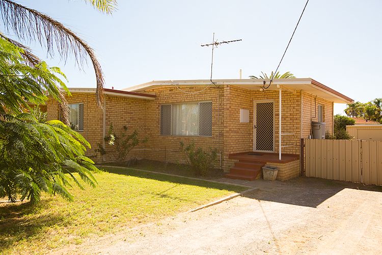 102 Kenny Crescent, Rangeway, WA 6530