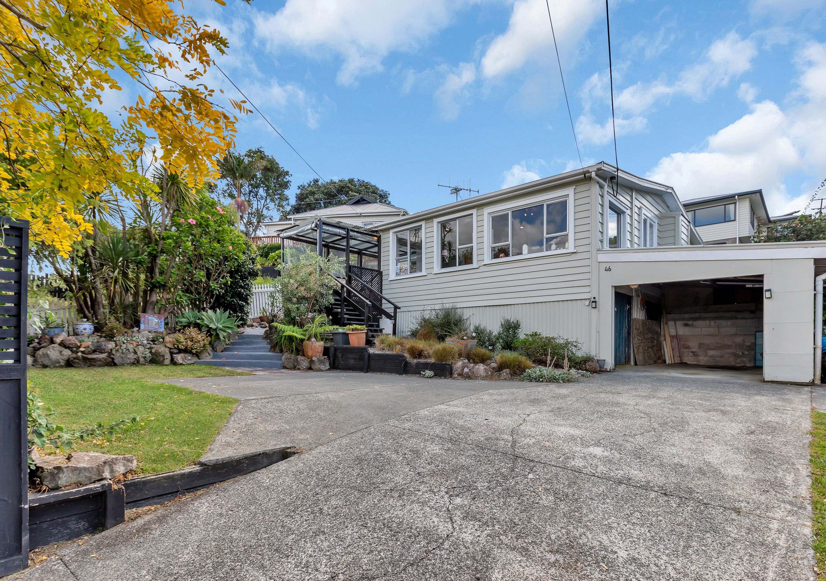 46 Memorial Drive, Parahaki, Whangarei District 0112 Sold House Ray