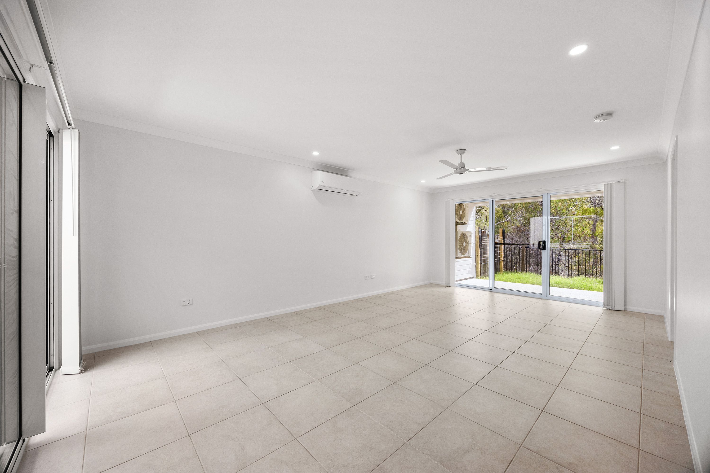 37 Aurora Road — photo 4 of 11