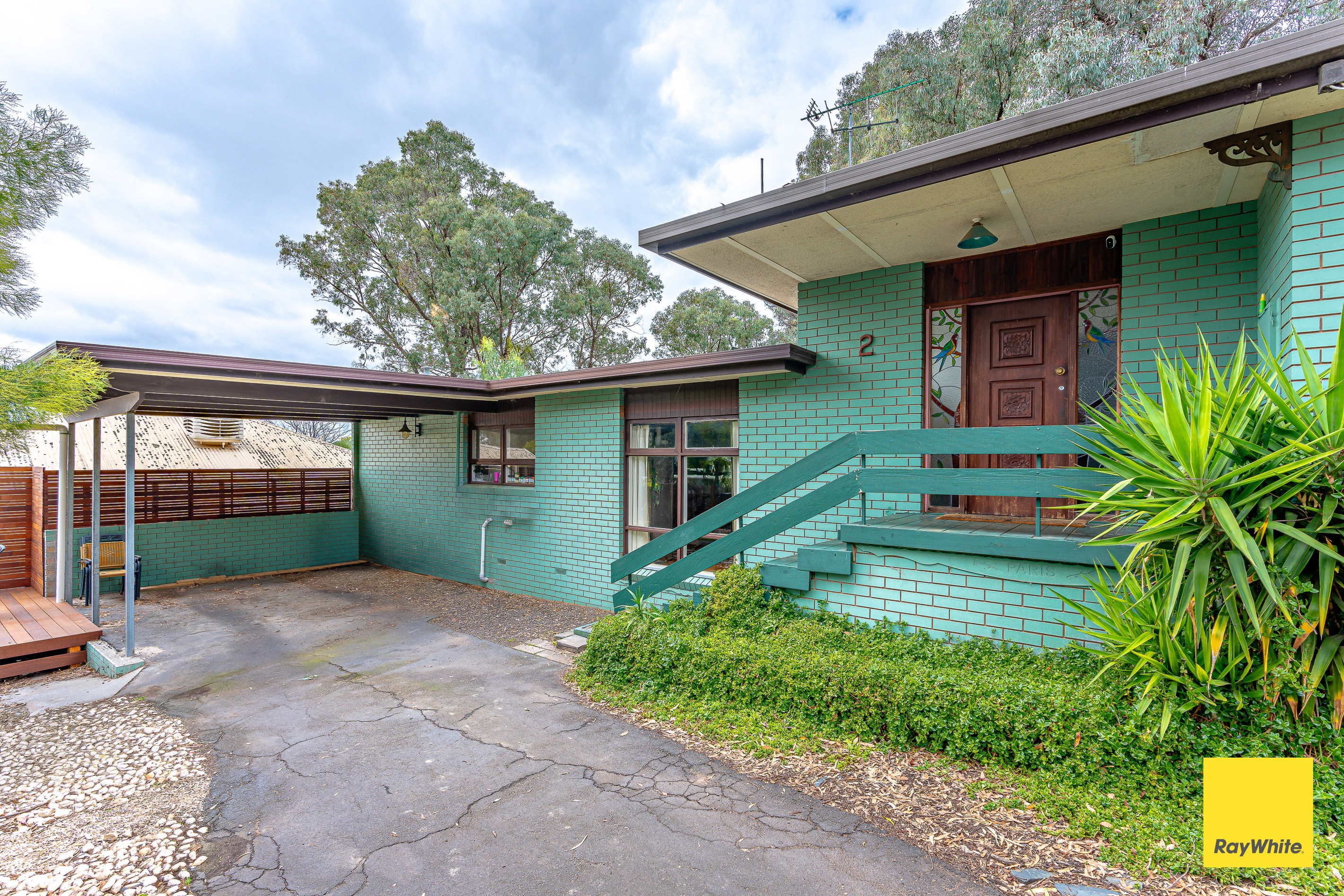 2 Boyd Street, Quarry Hill, VIC 3550
