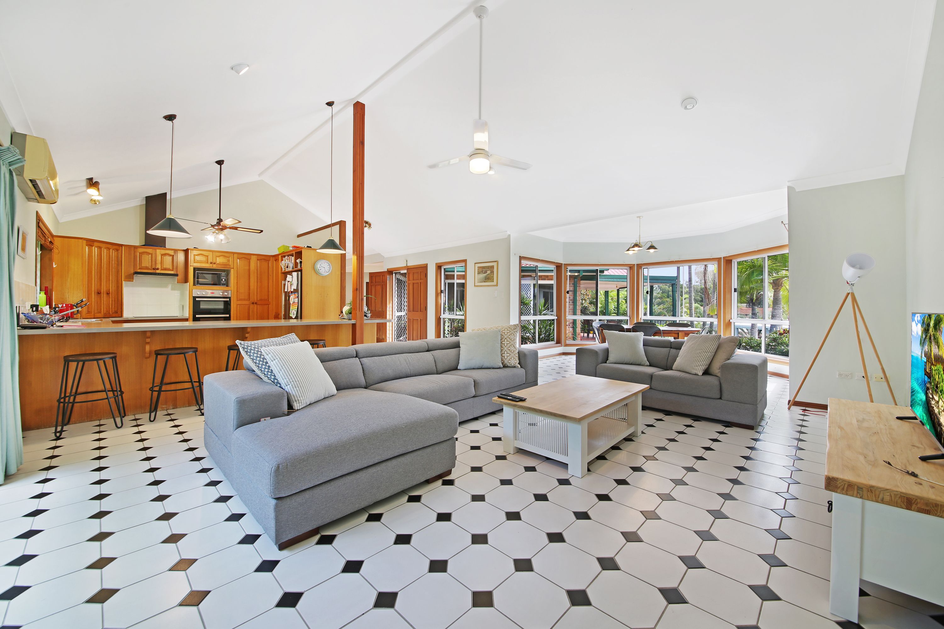 16 Glen Iris Place, Robina, QLD 4226