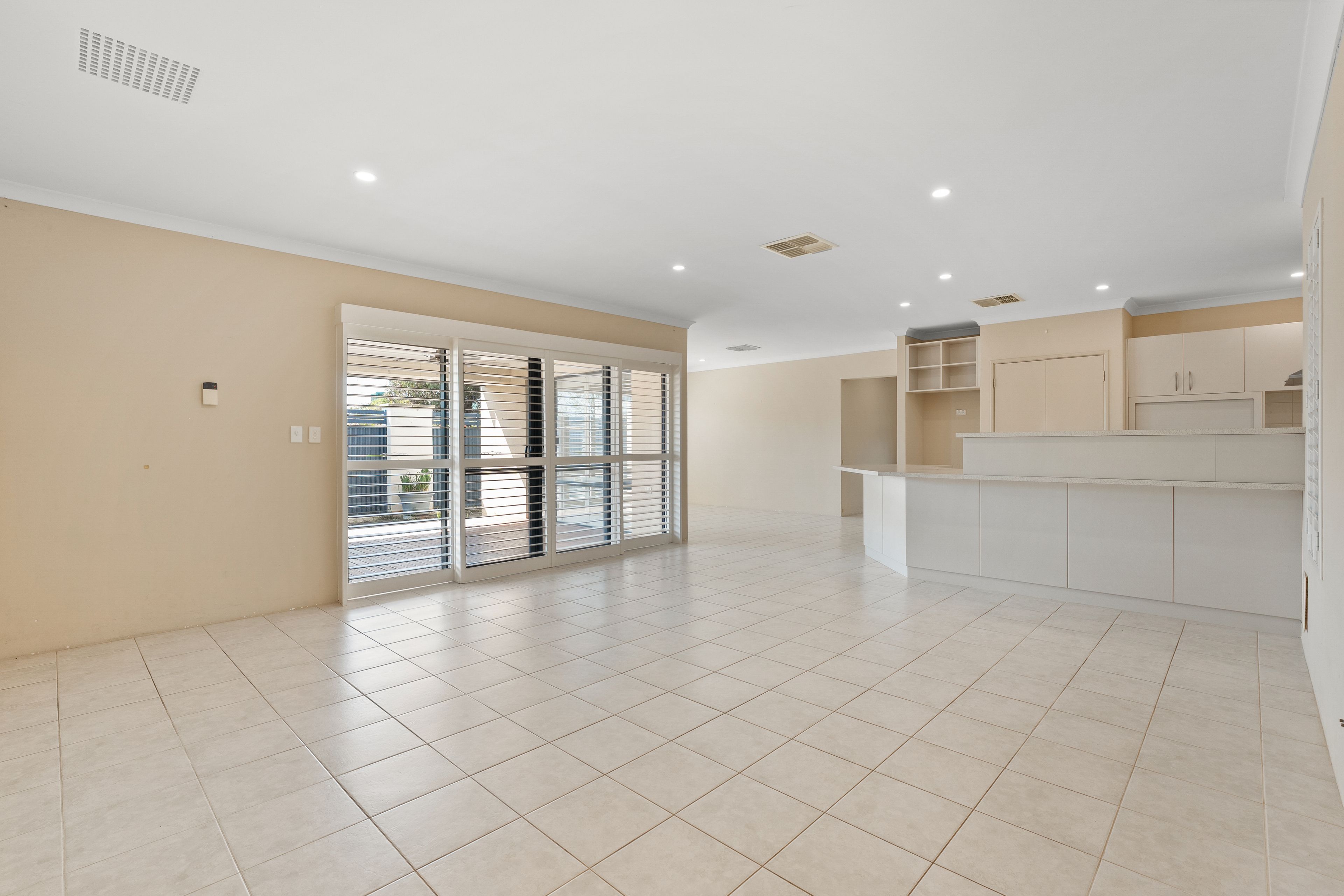 11 Linott Close — photo 9 of 30