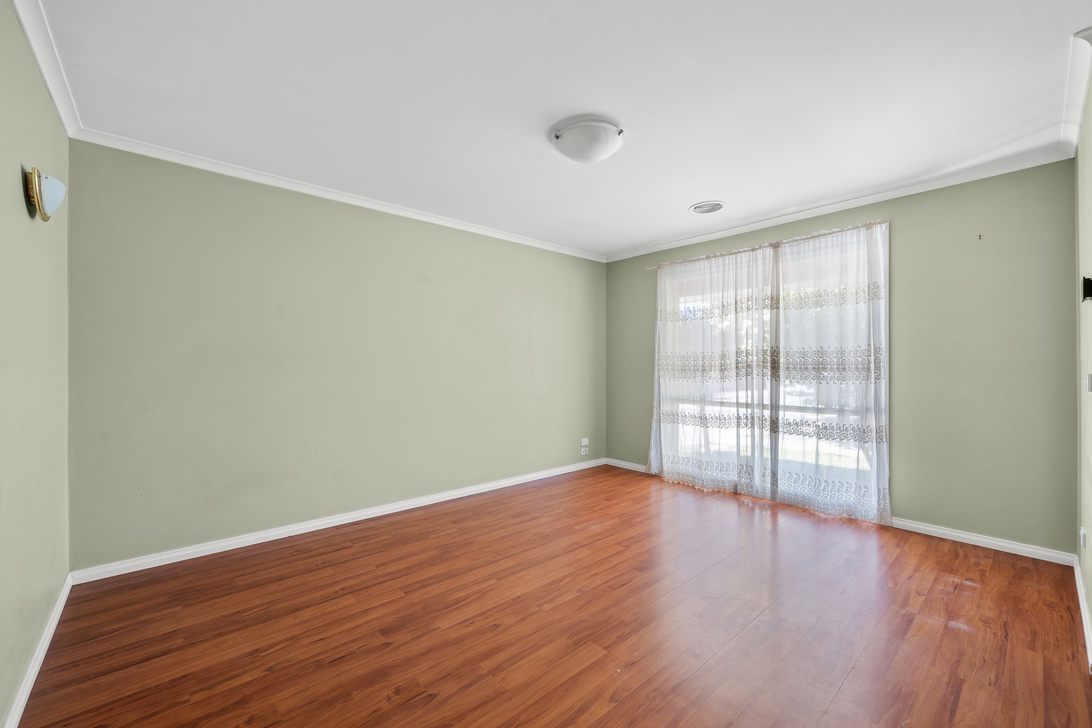 8 Claire Close, Pakenham, VIC 3810