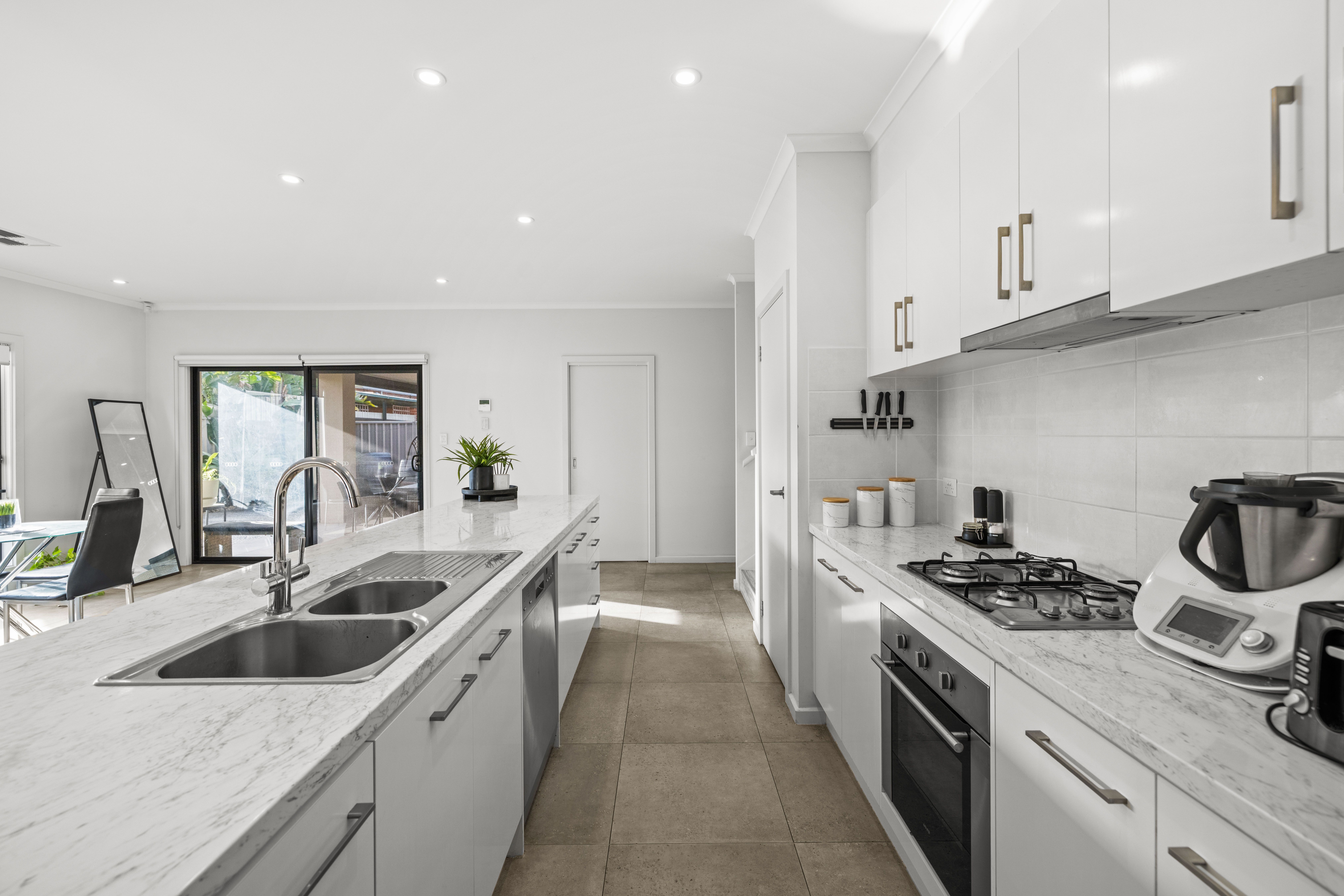 17 Whelan Avenue — photo 5 of 24