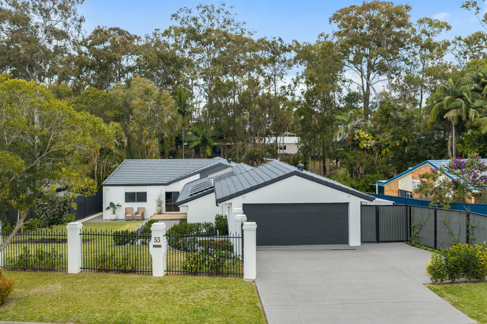 33 Sandringham Drive — photo 4 of 30