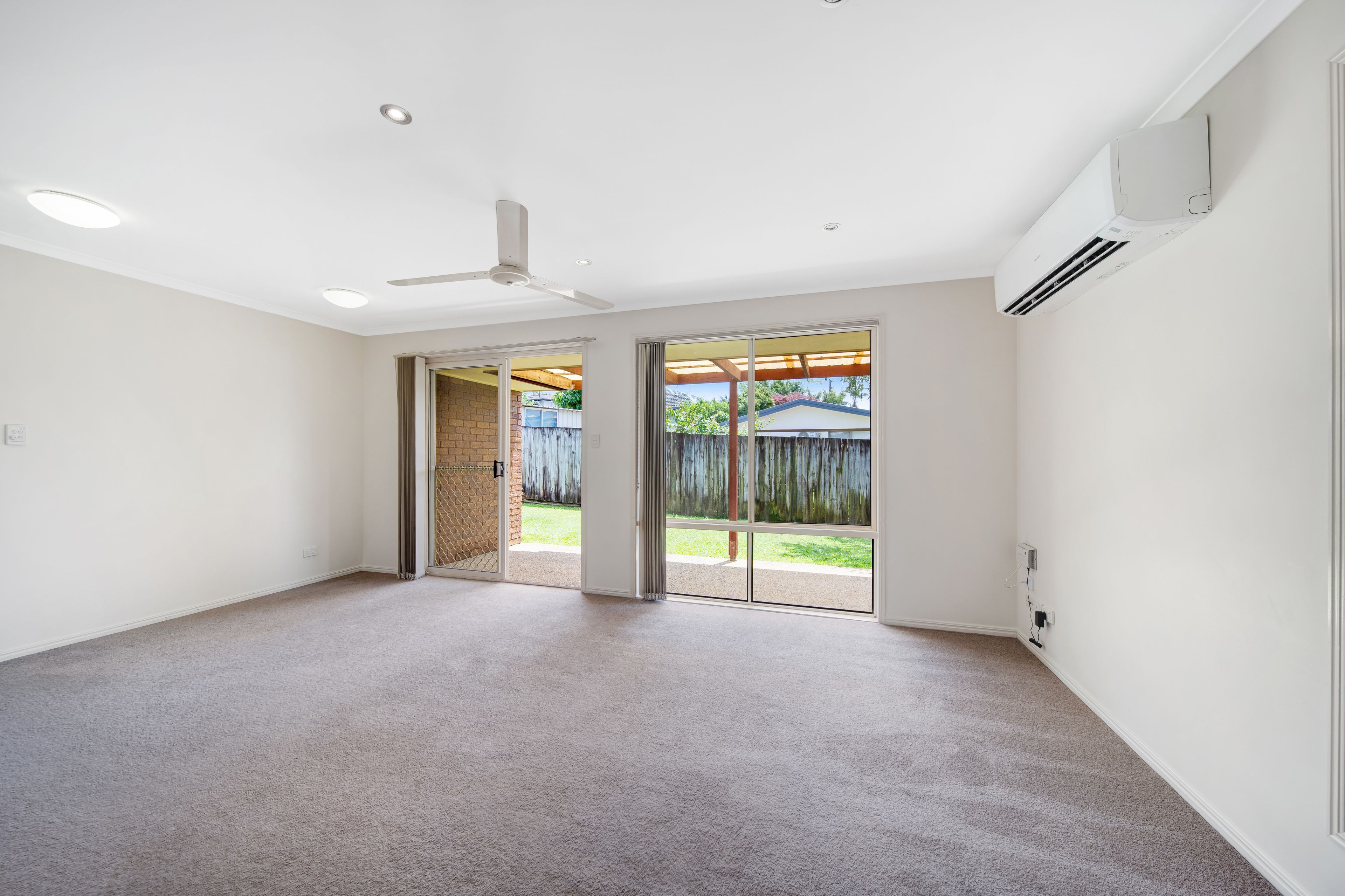 7 Castle Green Court — photo 3 of 14