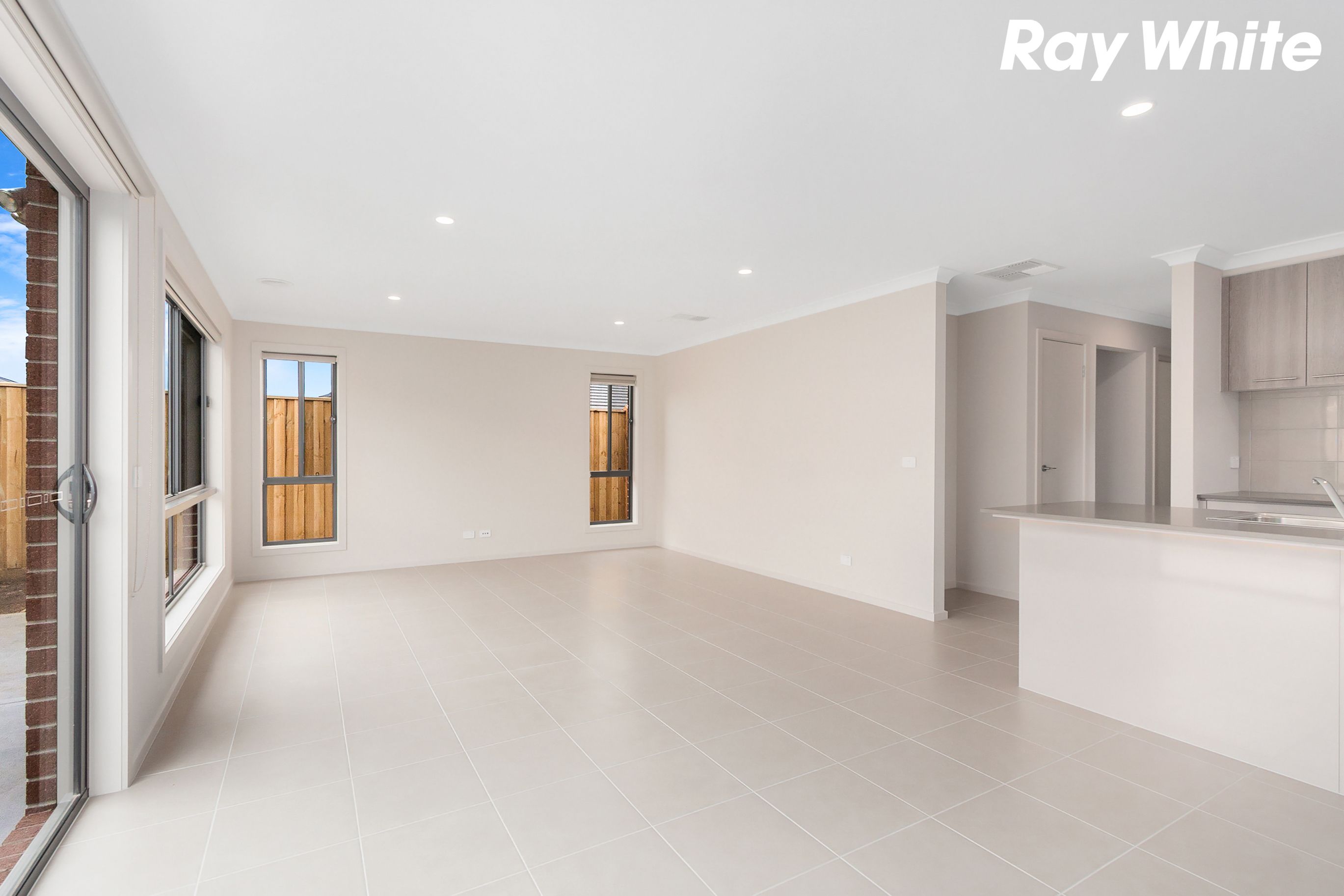 25 Maywood Street, Pakenham, VIC 3810