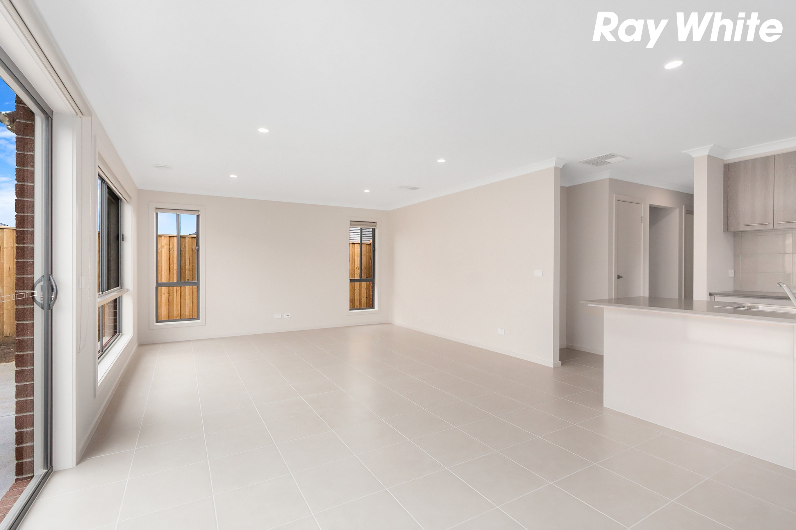 25 Maywood Street, Pakenham, VIC 3810