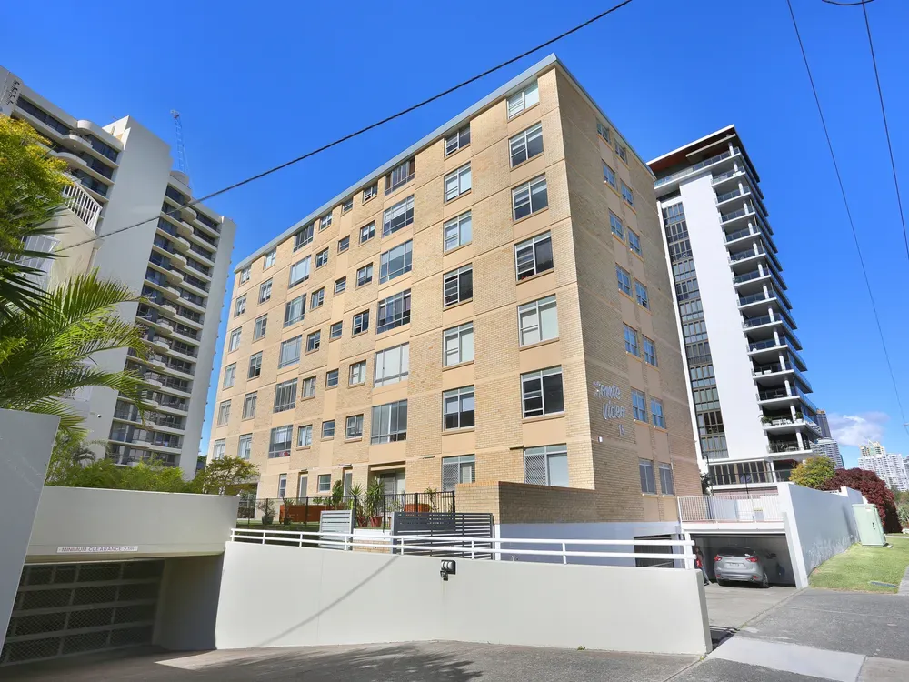 15 Pacific Street, Main Beach QLD 4217