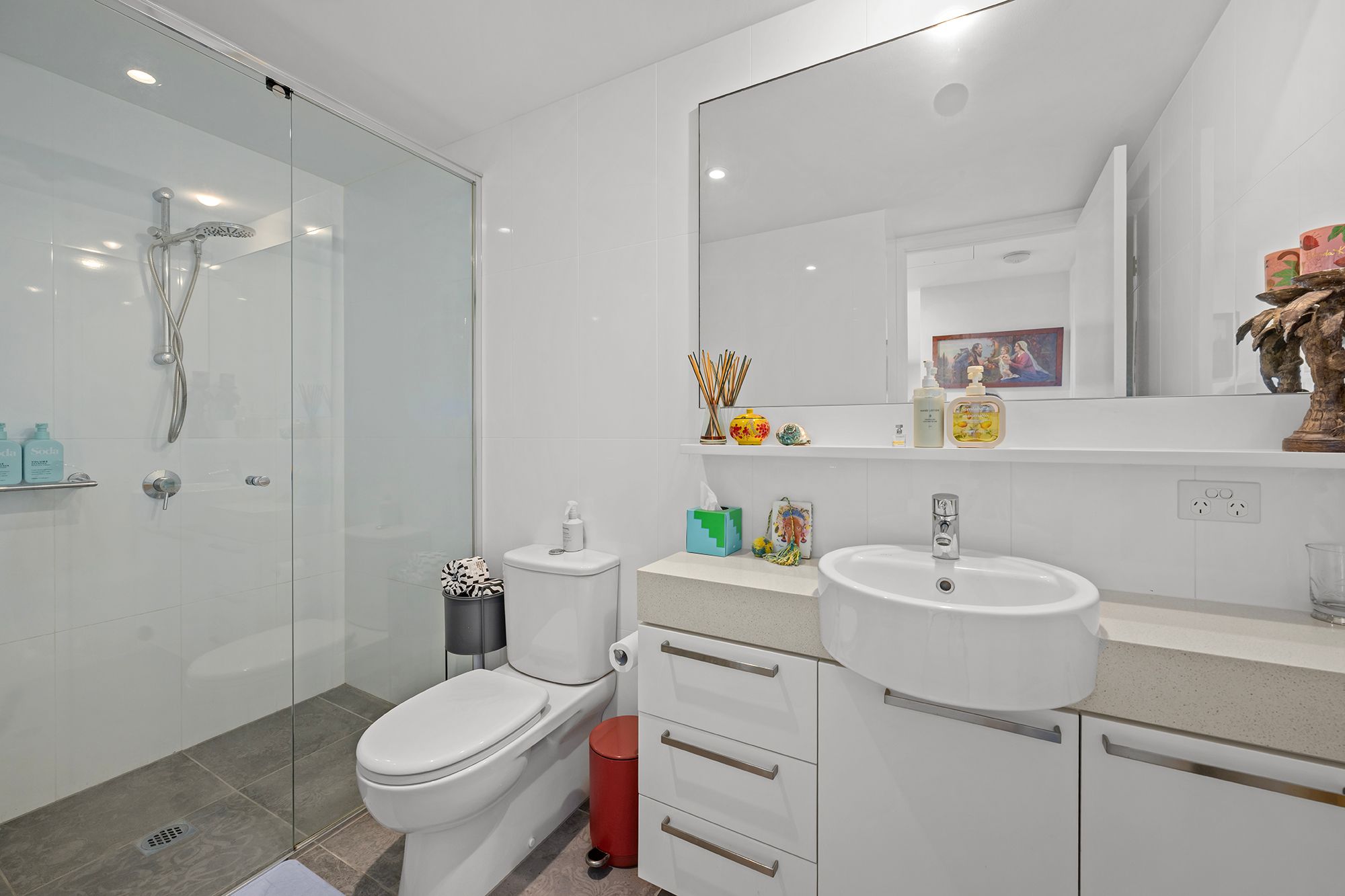 6103/323 Bayview Street — photo 16 of 27
