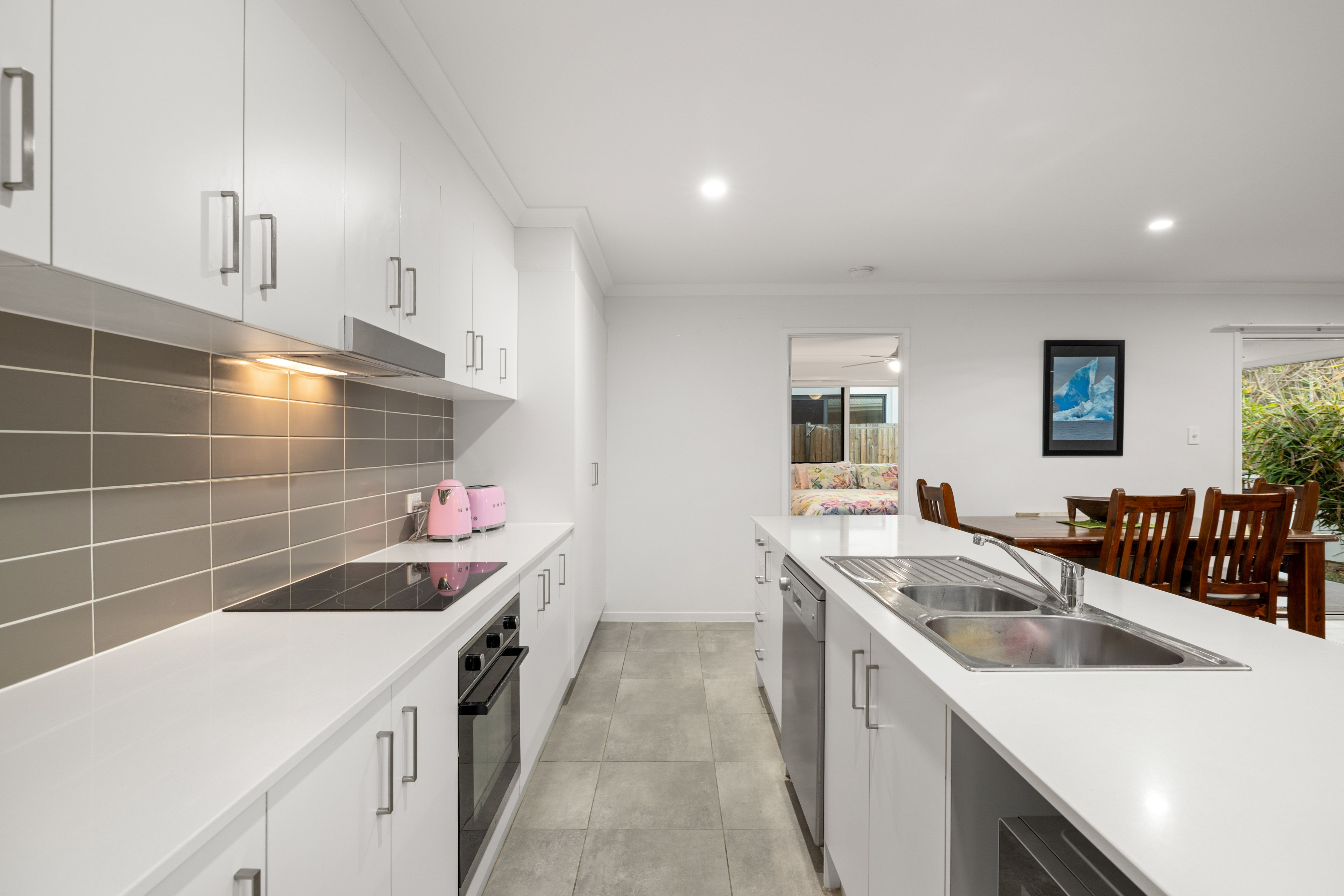 2/50 Foxtail Road — photo 4 of 17
