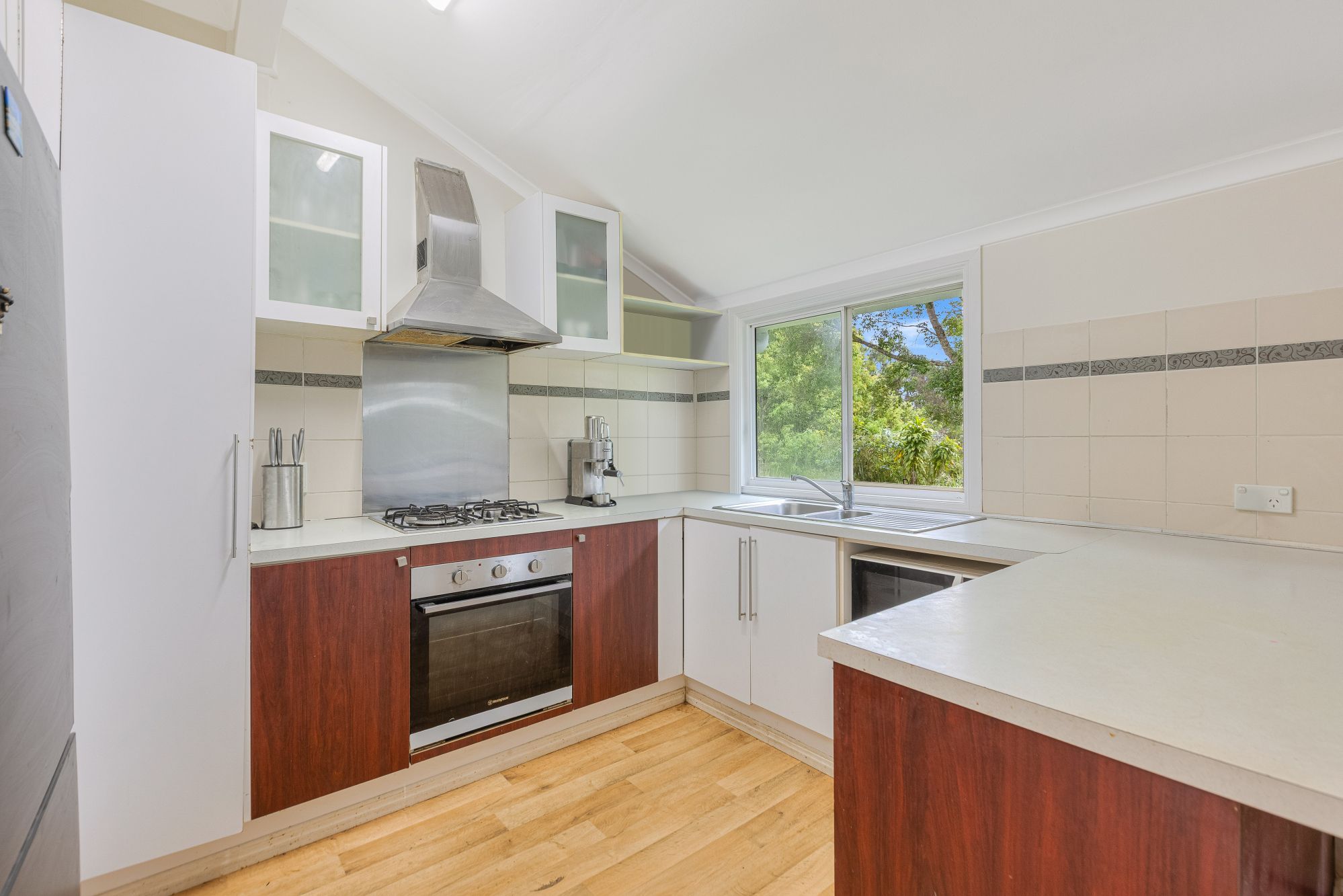 10 Donalyn Court — photo 3 of 18