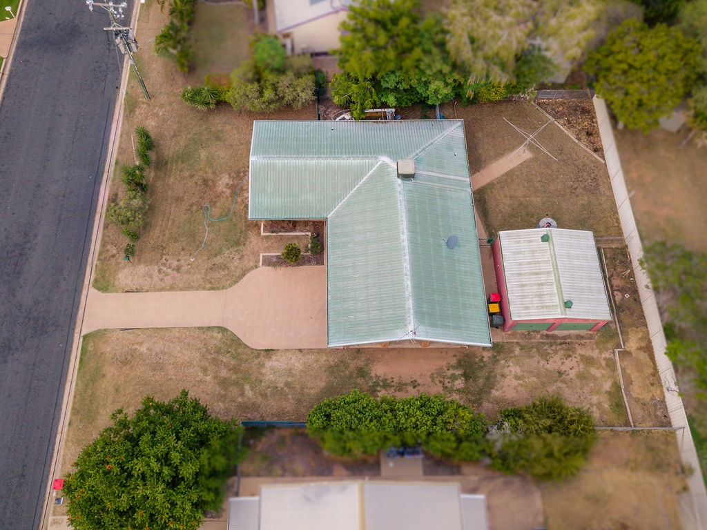 17 Dawn Crescent, Emerald, QLD 4720