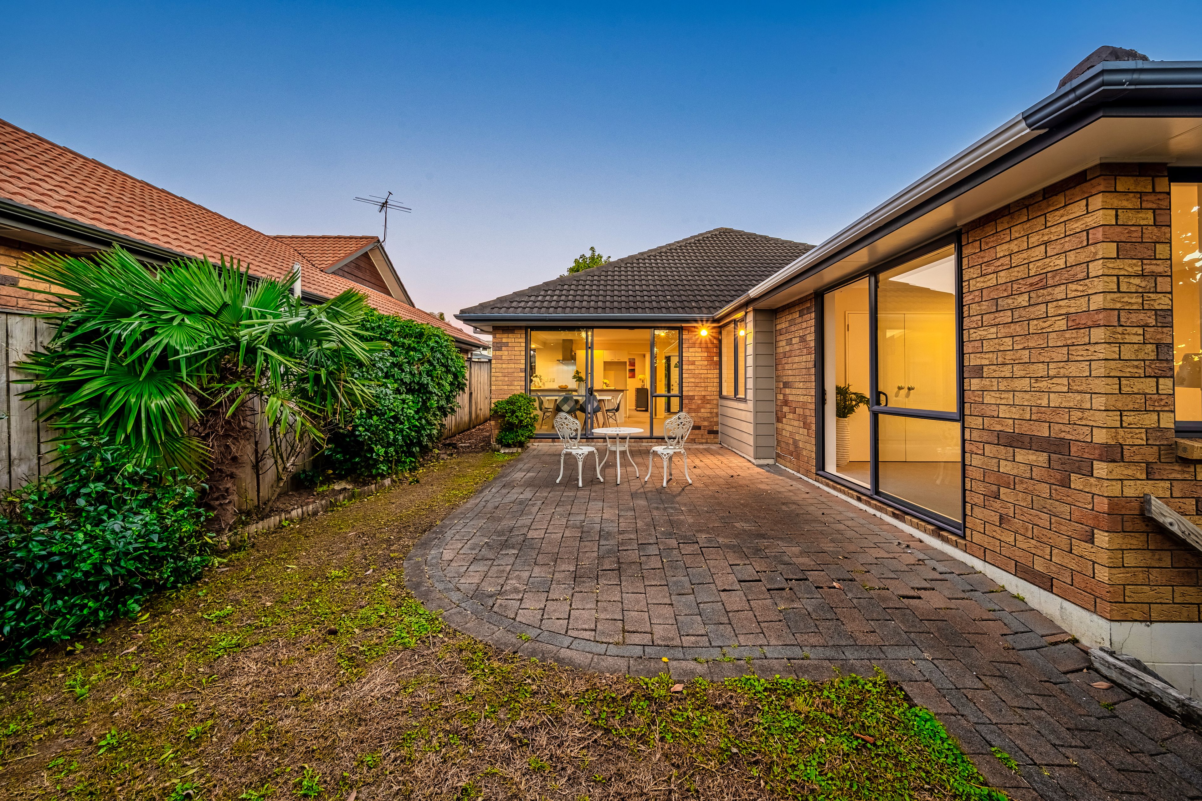 2/55 Whitford Road, Botany Downs, Manukau City