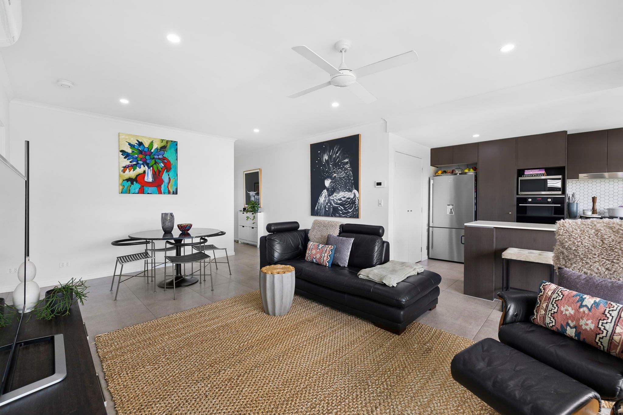 501/16 Curwen Terrace — photo 6 of 9