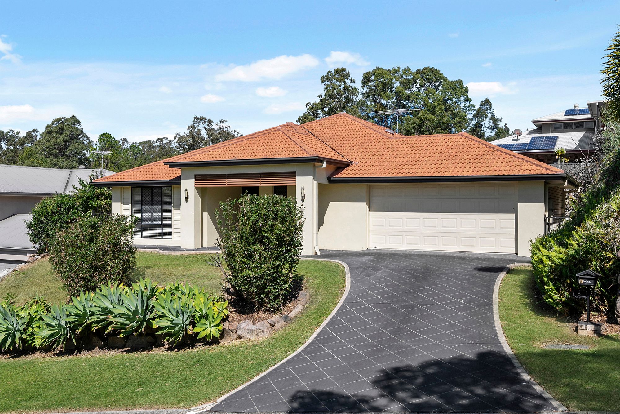 8 Ironbark Circuit, Everton Hills, QLD 4053