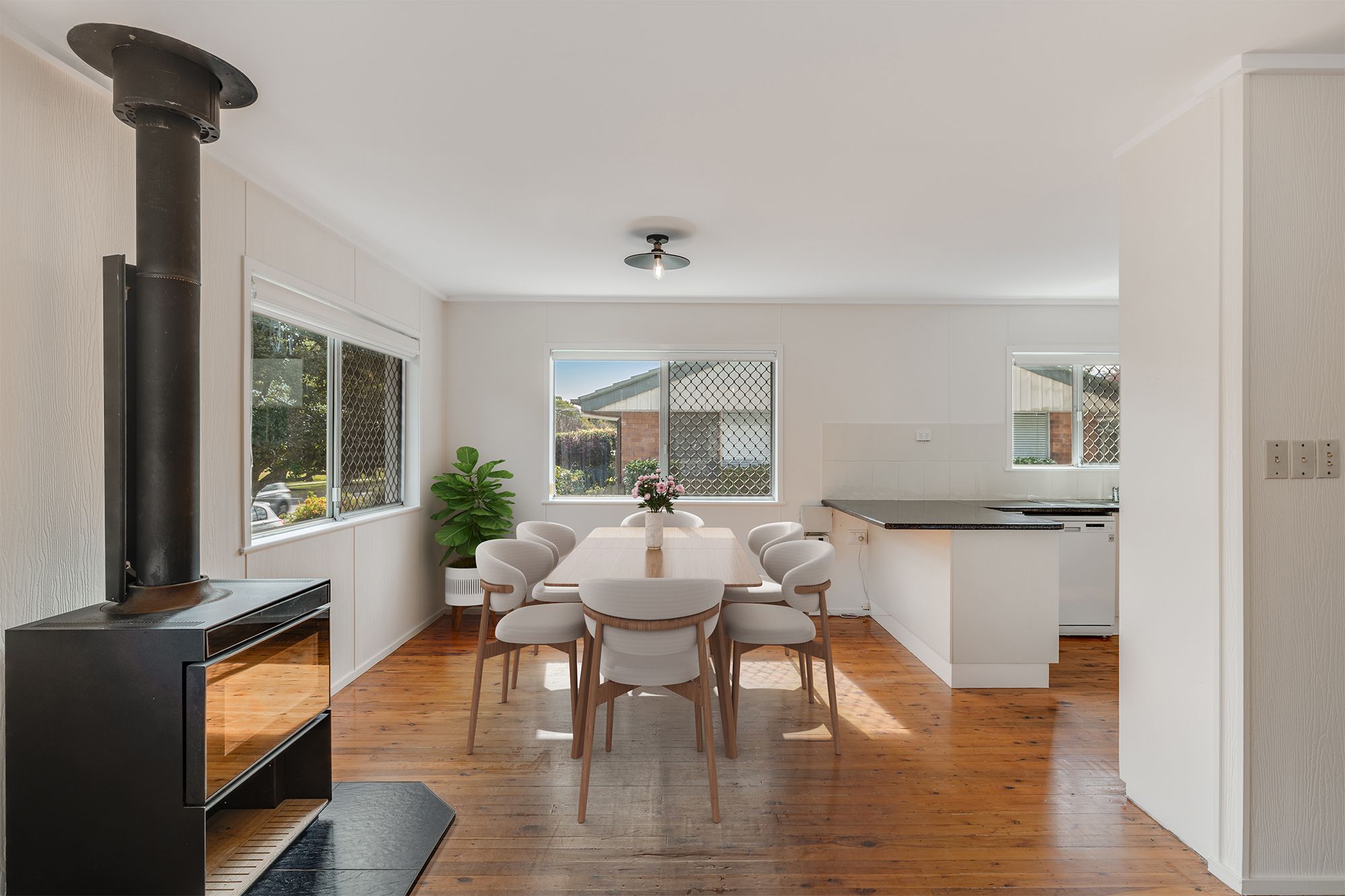 226 Mackenzie Street — photo 3 of 14