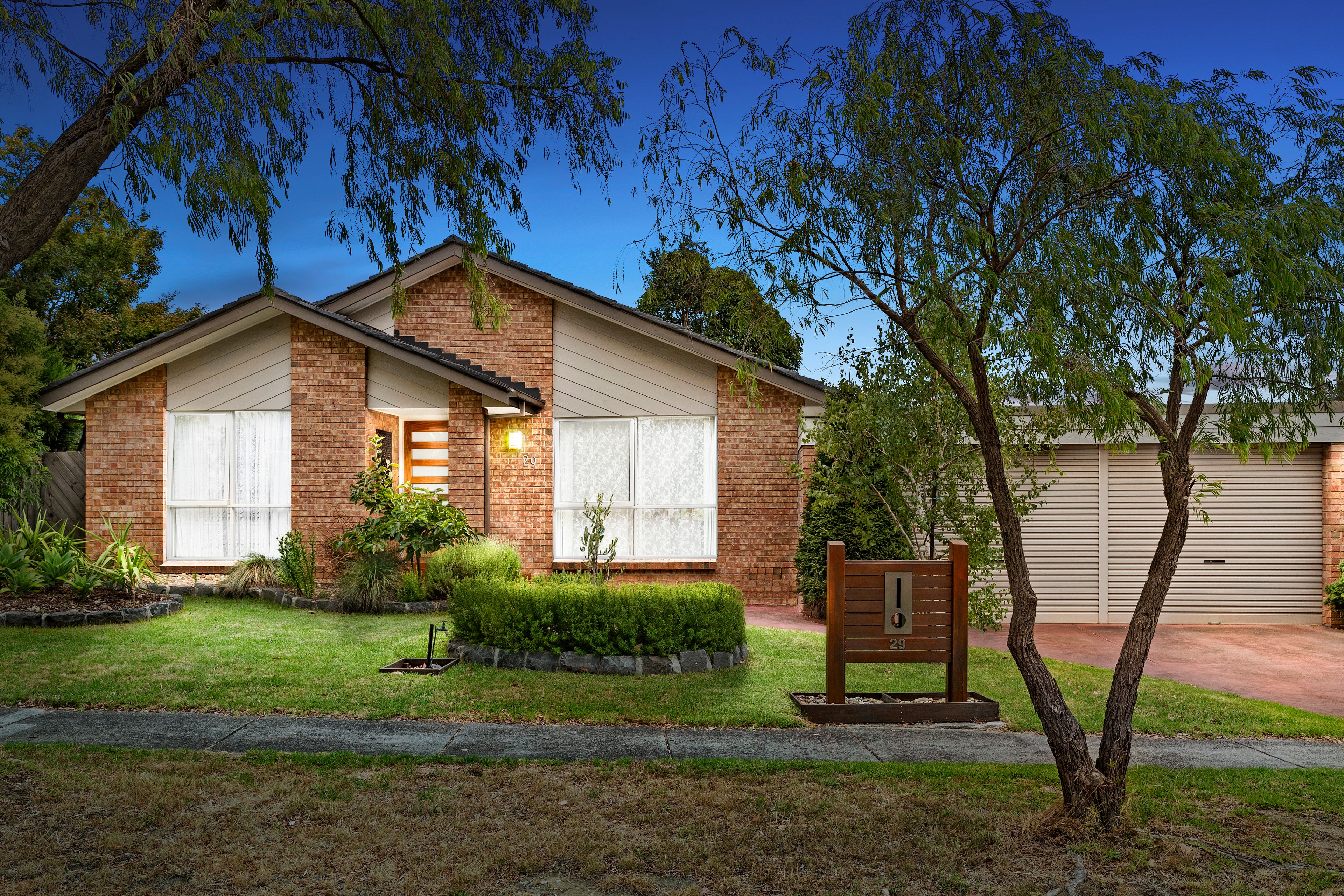 29 Severn Crescent, Rowville VIC 3178