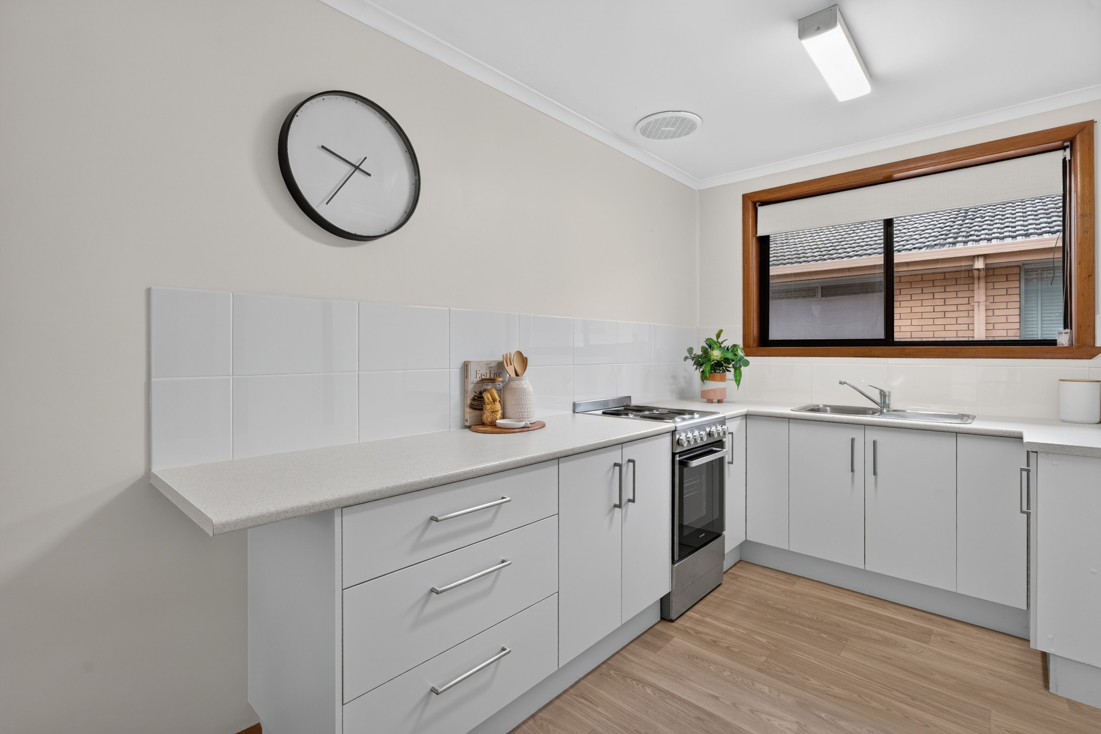 2/568 Grayfern Court — photo 9 of 18