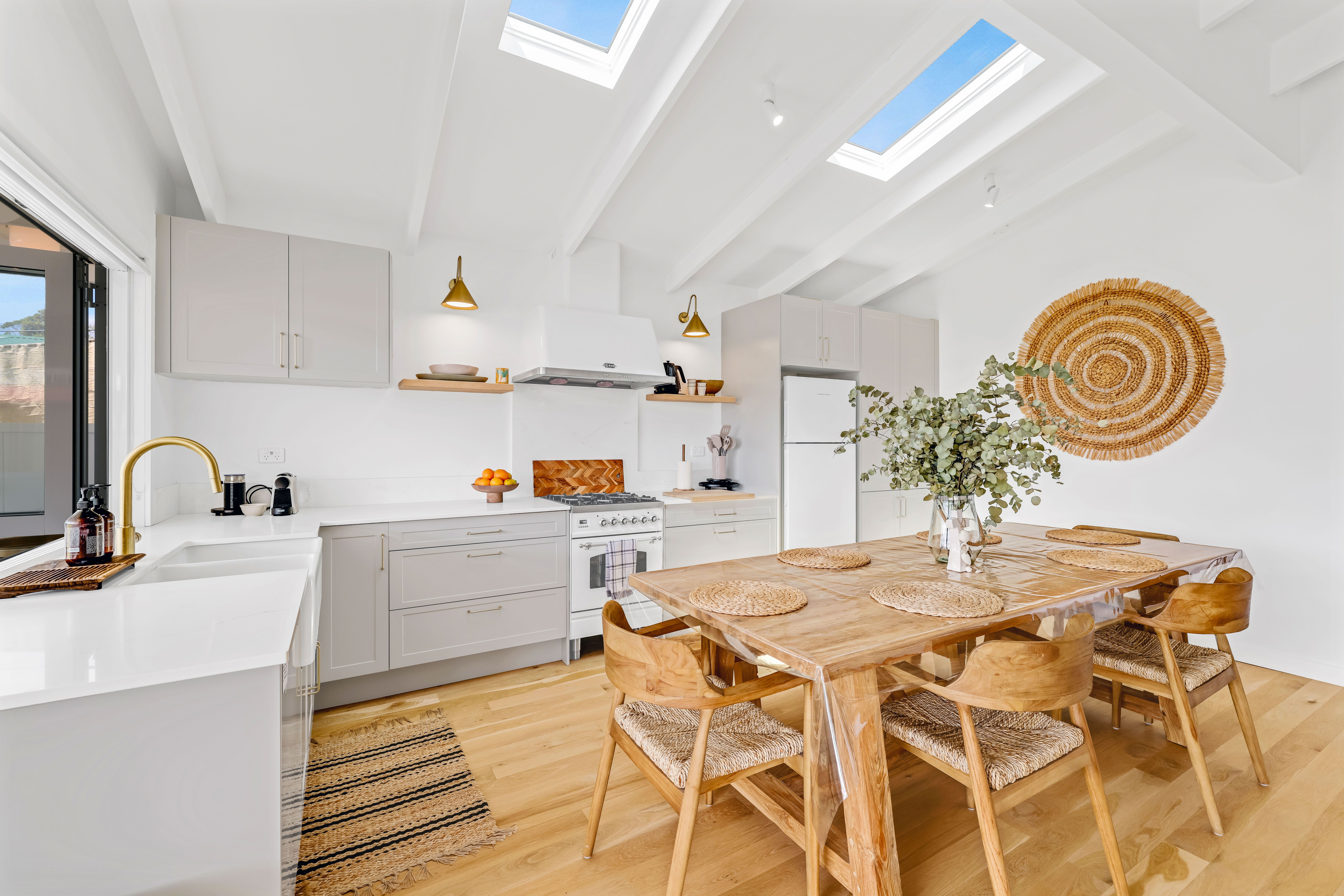 10 Watts Road, Callala Beach, NSW 2540