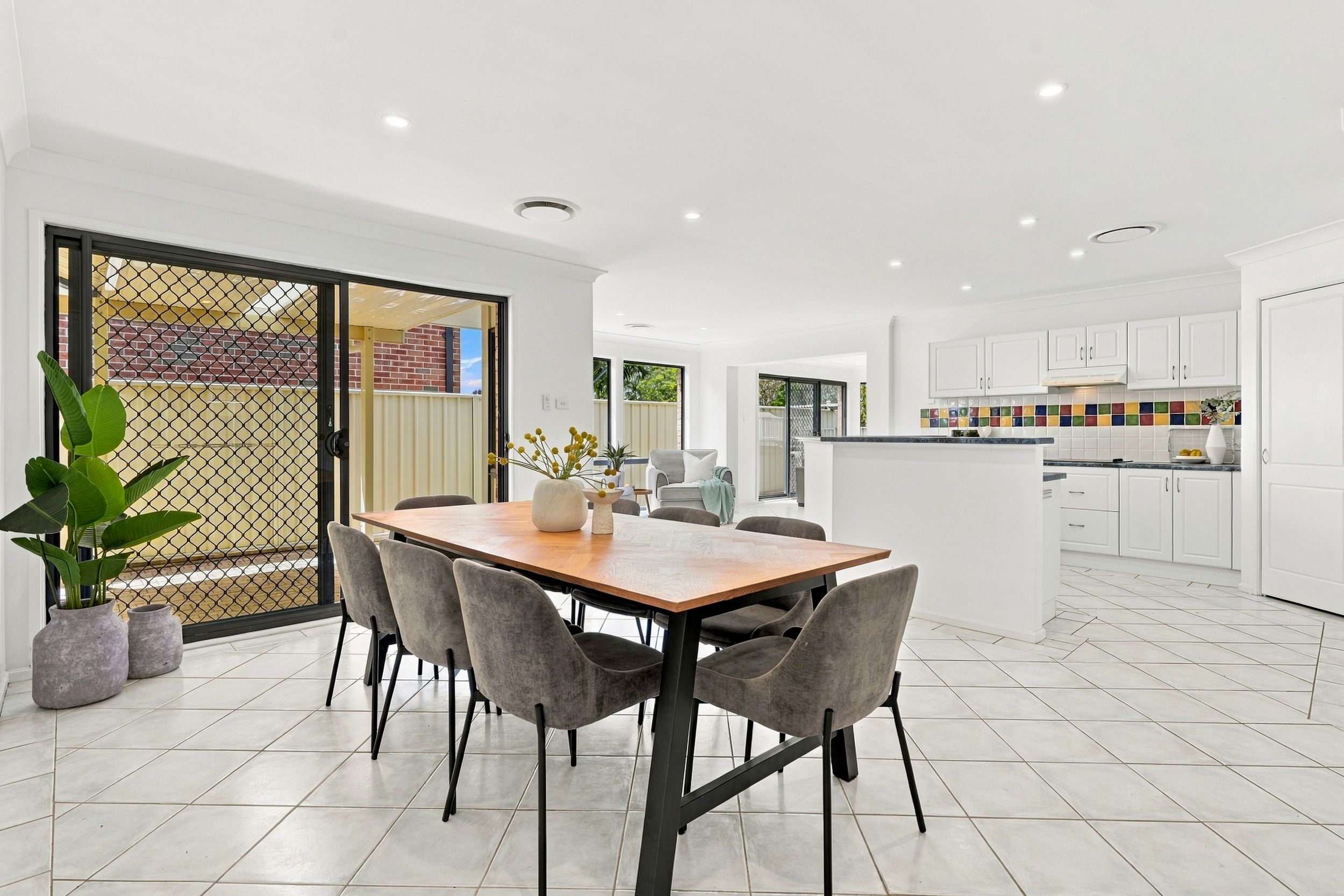 7 Armstrong Close — photo 4 of 18