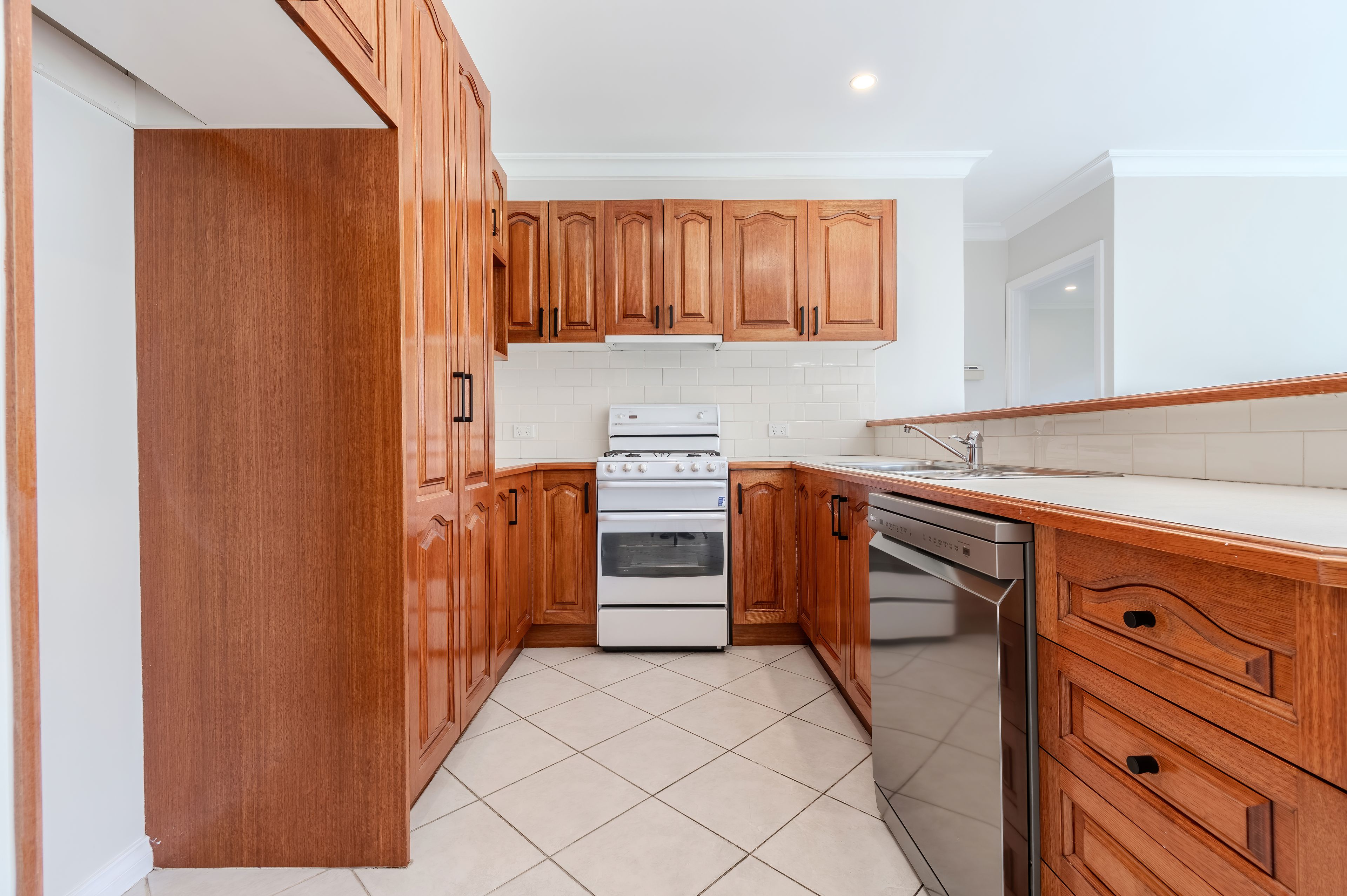 2/17 Yaralla Road, Bentleigh East, VIC 3165