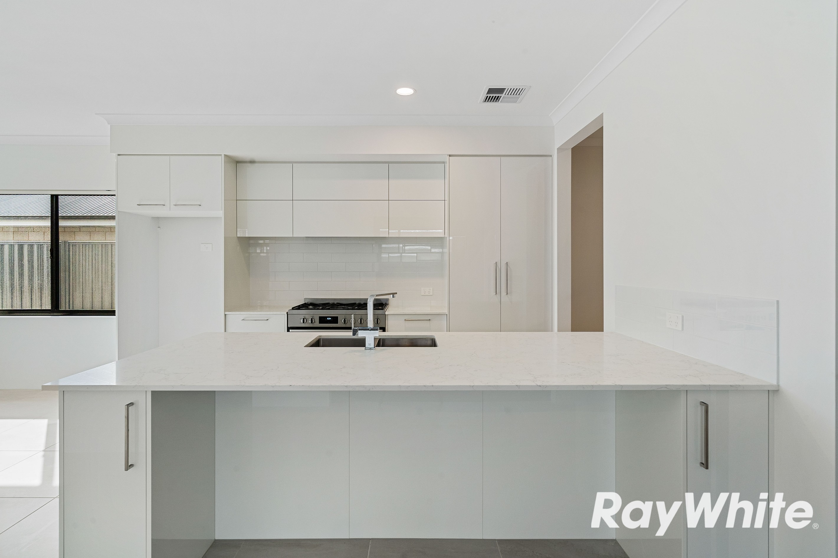 6 Lummus Street, Madora Bay, WA 6210