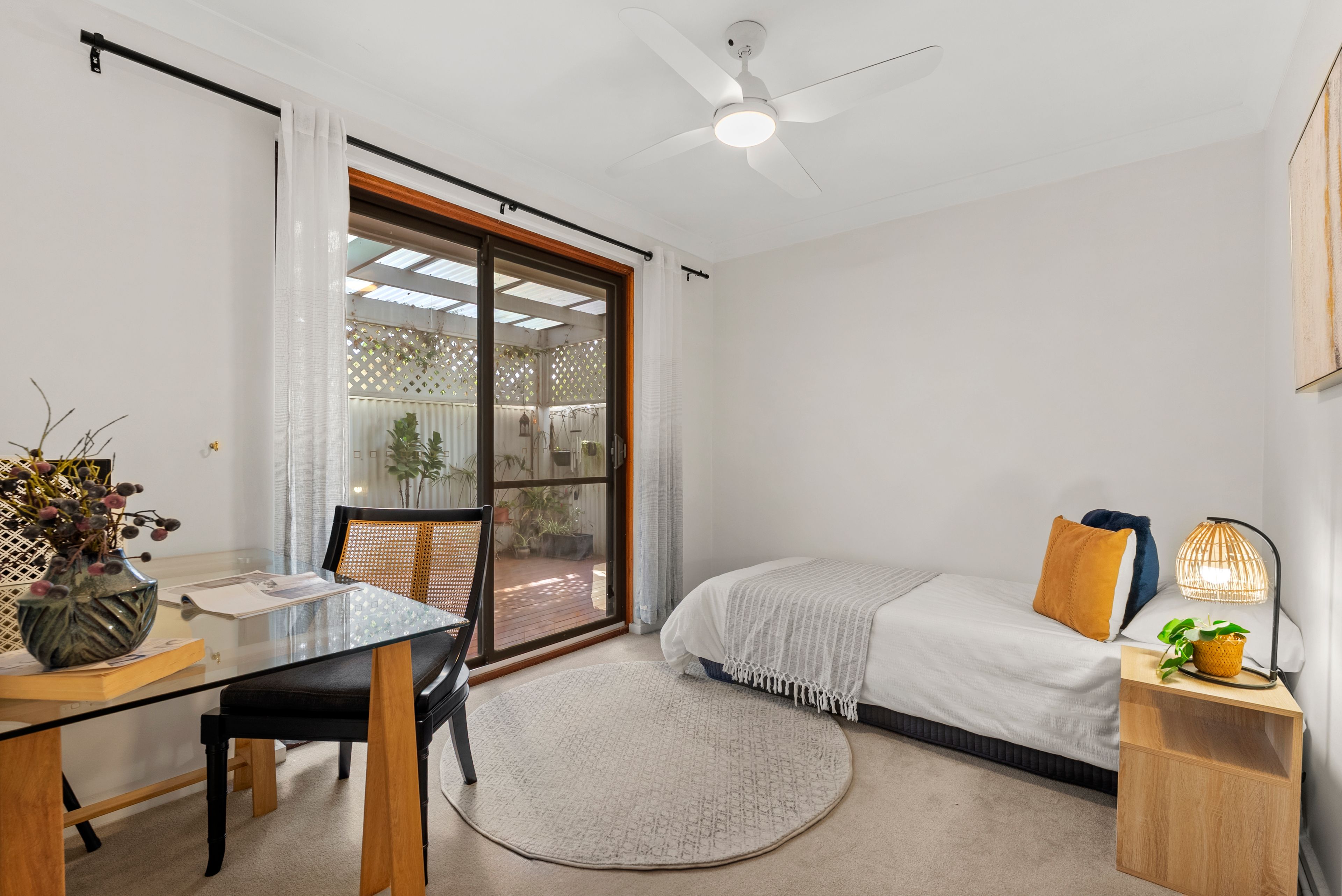 1/6 Hopkins Crescent — photo 15 of 19