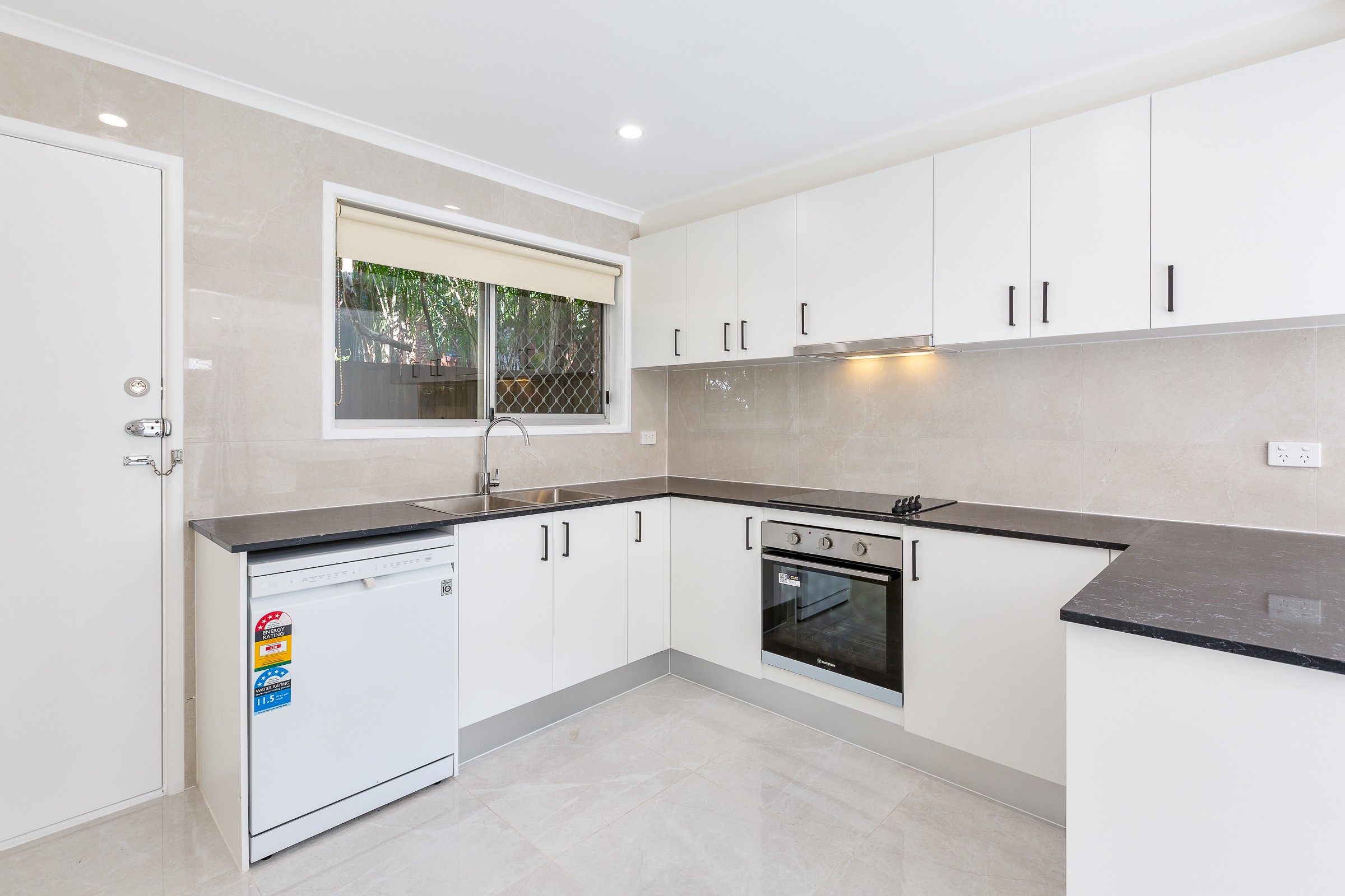 1/14 Garden Street, Southport, QLD 4215