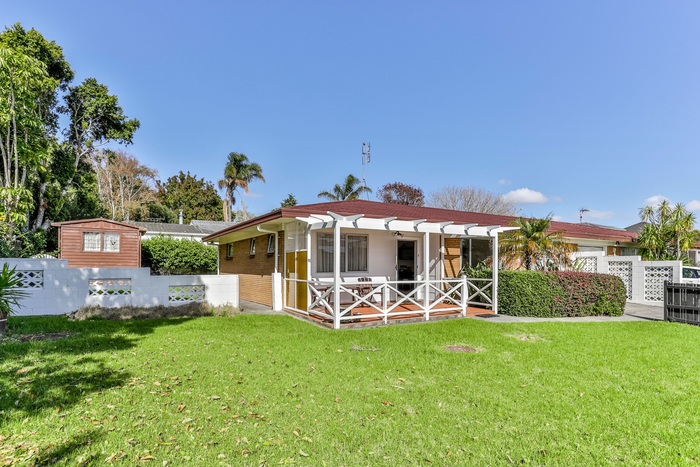 2/5 Vivian Wilson Drive, Eastern Beach, Manukau City