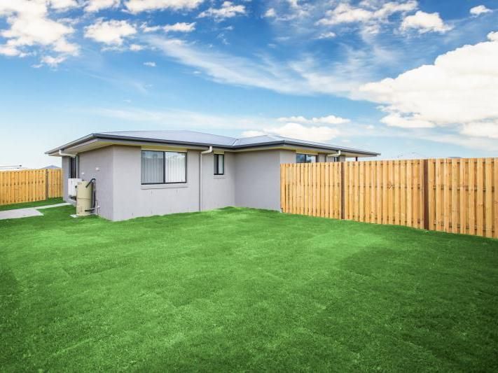 2/30 Azure Street, Rosewood, QLD 4340