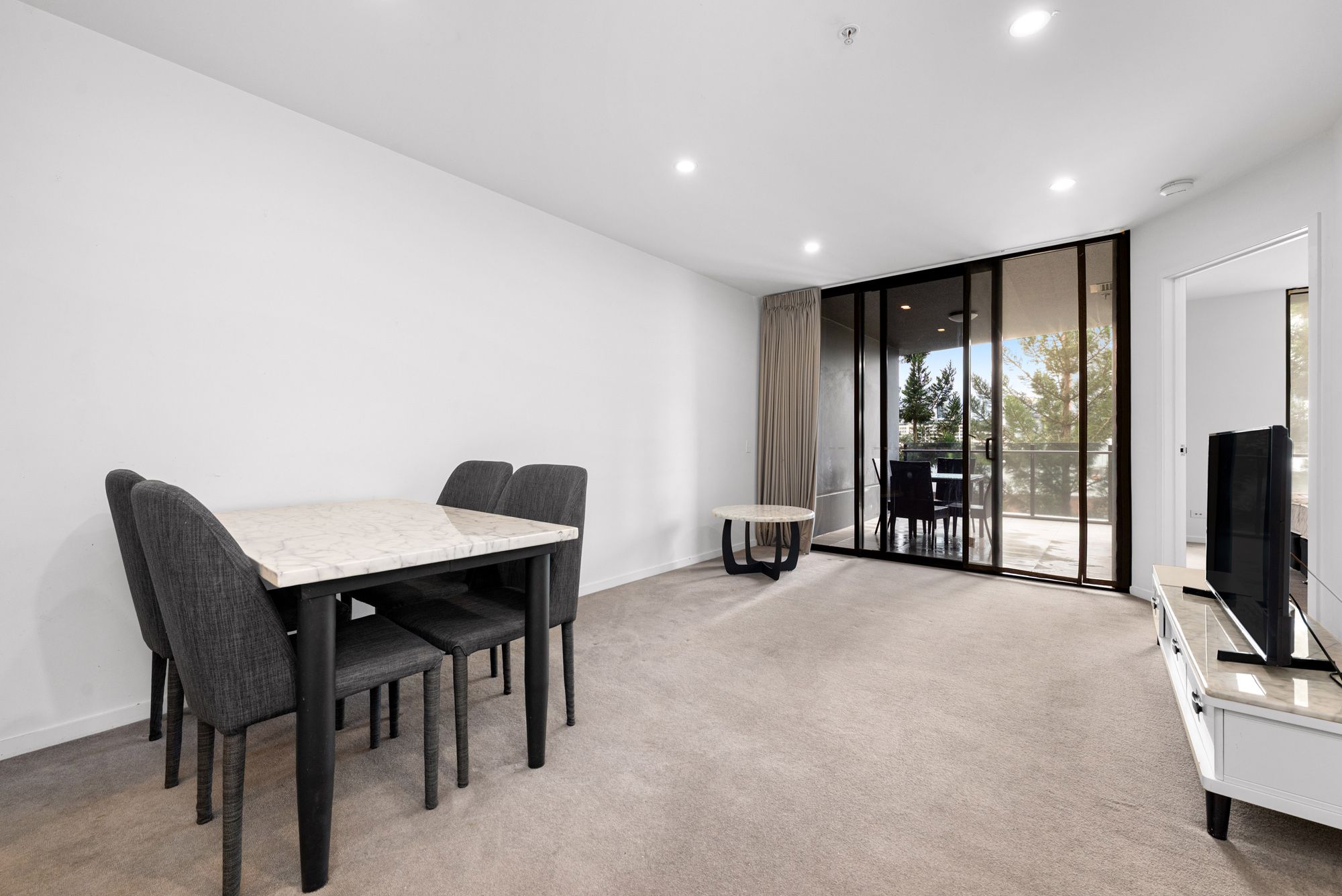 10403/25 Bouquet Street — photo 4 of 13