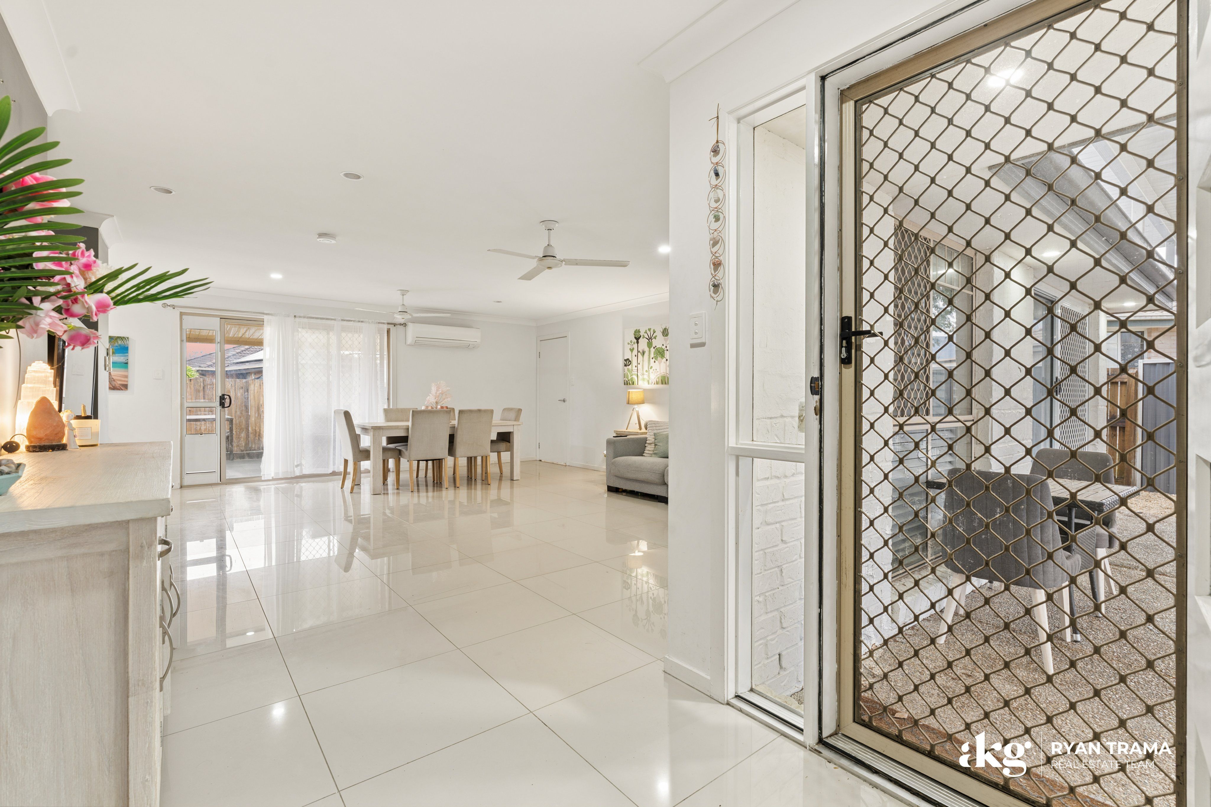 14 Lake Wivenhoe Court — photo 9 of 30
