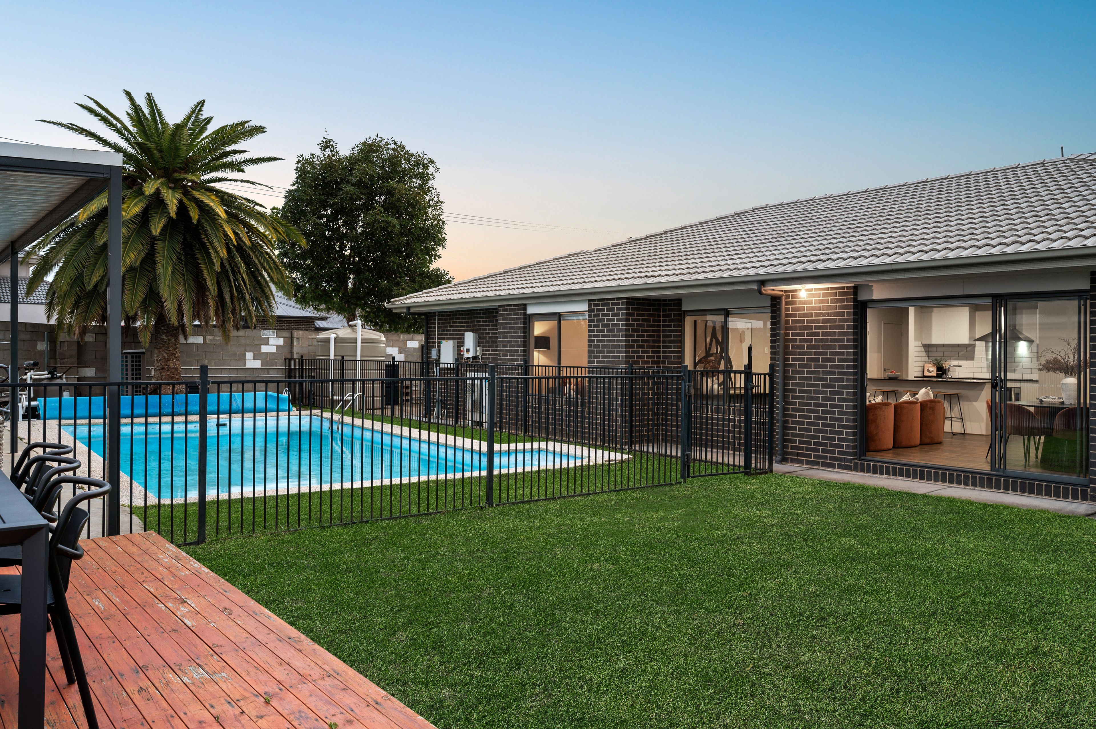 33 Kingborn Avenue, Seaton, SA 5023