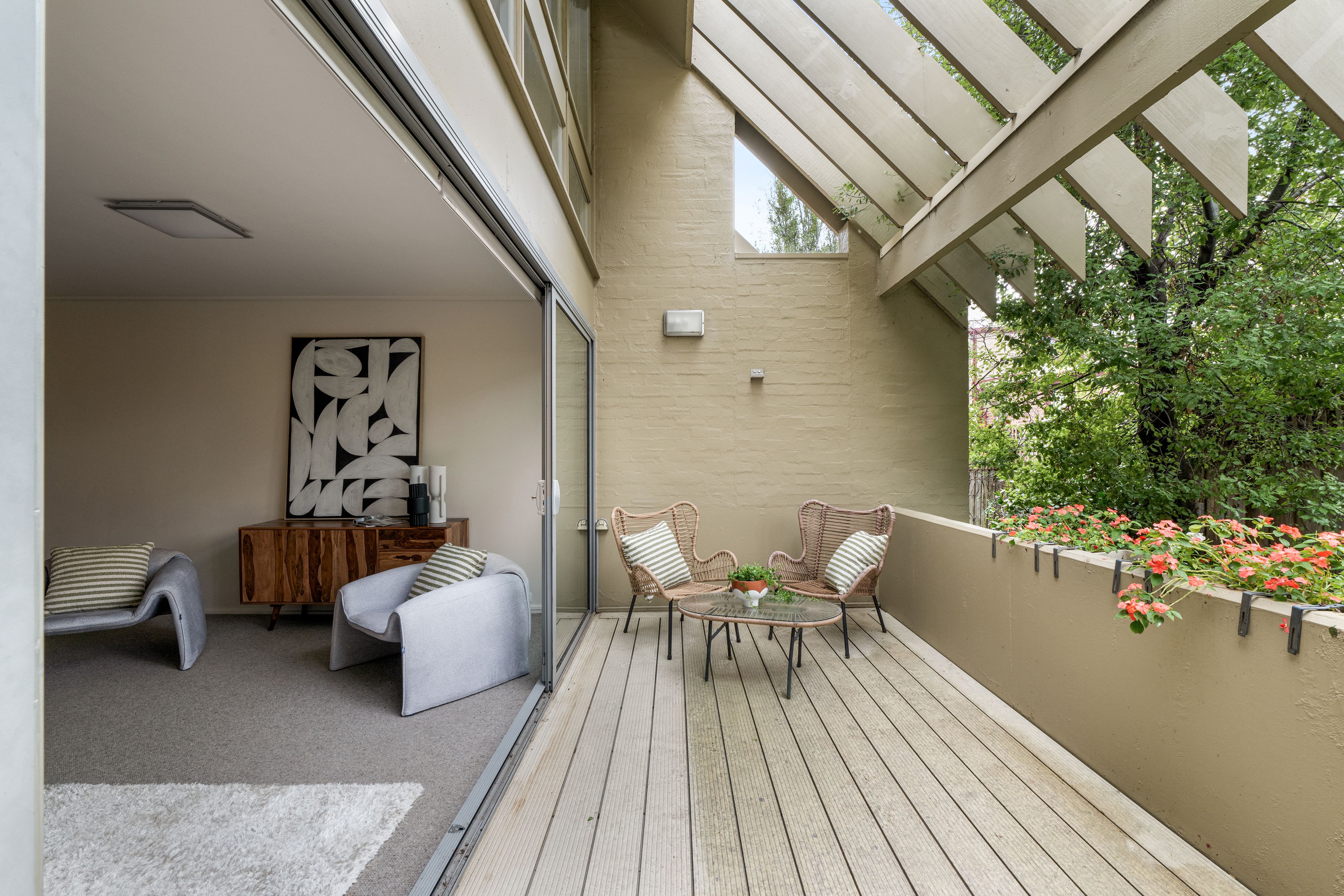 Townhouse 5/115 Hotham Street — photo from Ray White CRE