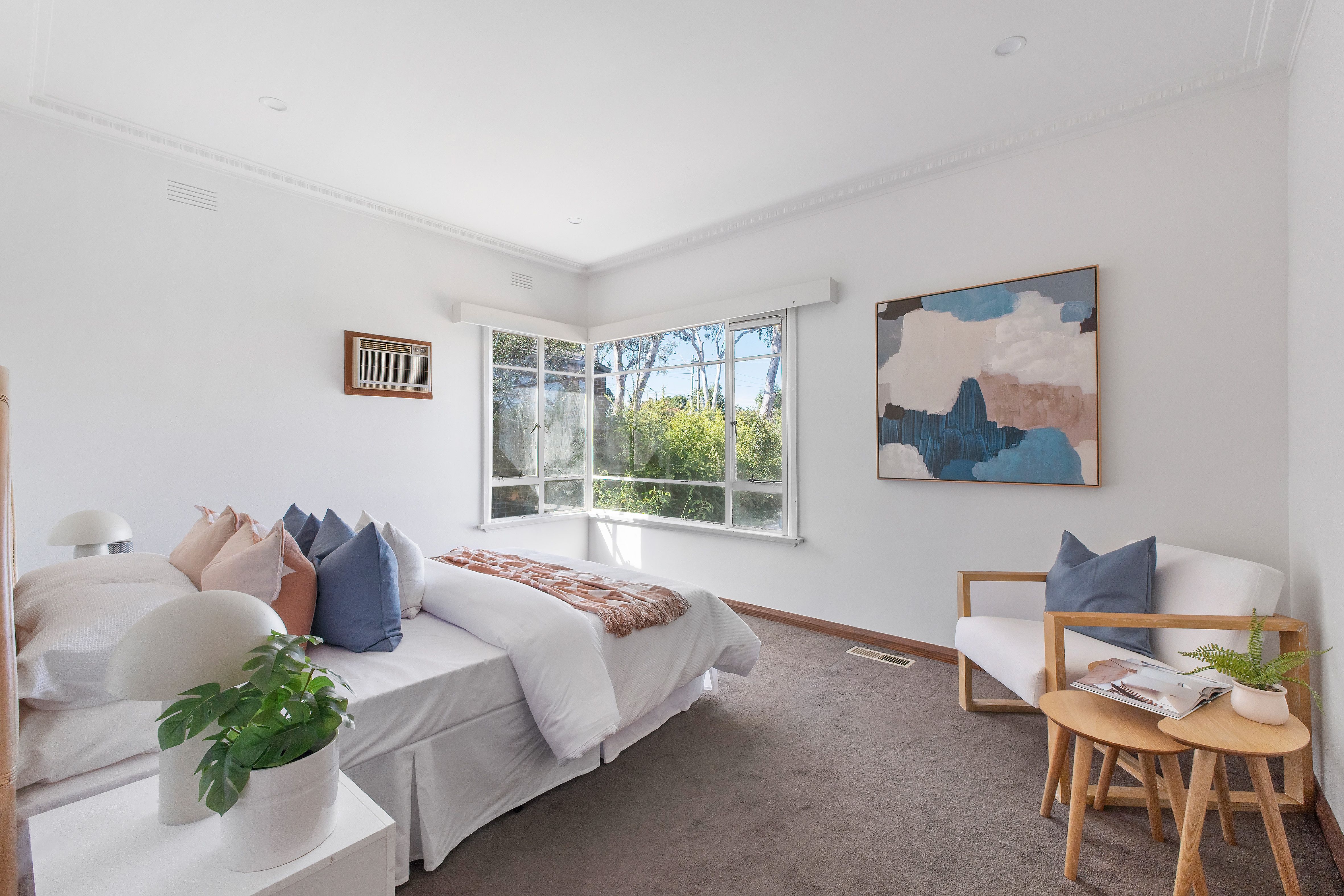 76 Strathallan Road — photo 8 of 16
