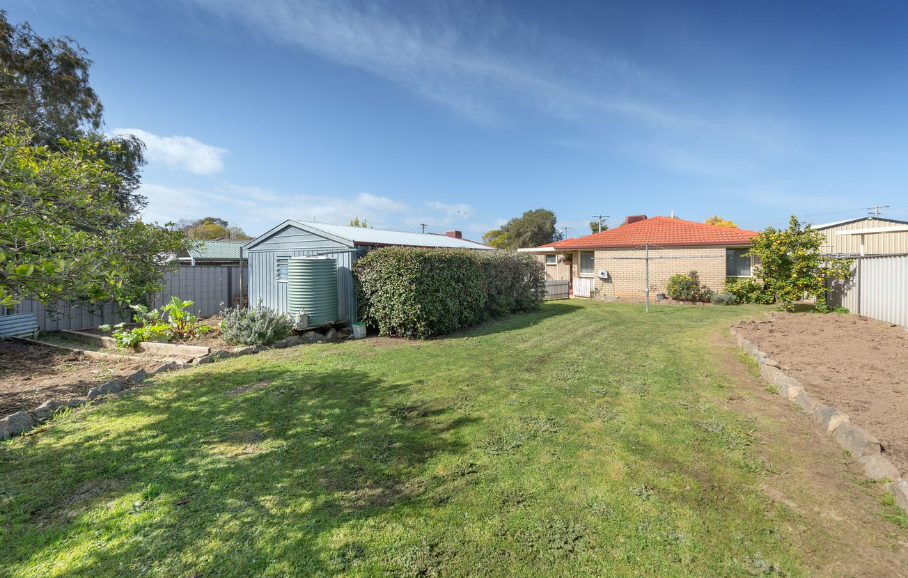 8 Lavender Street — photo 12 of 13