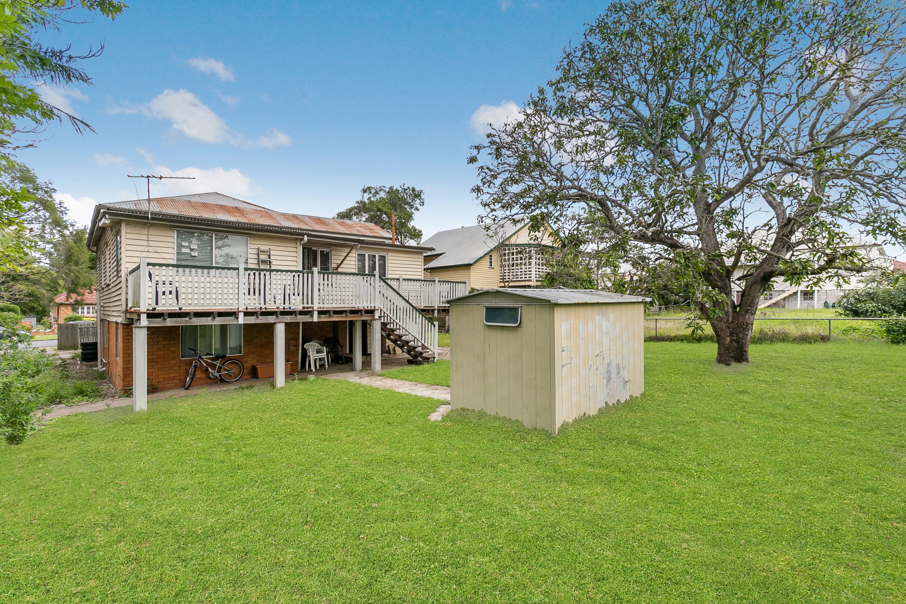 10 Davies Street, Oxley, QLD 4075
