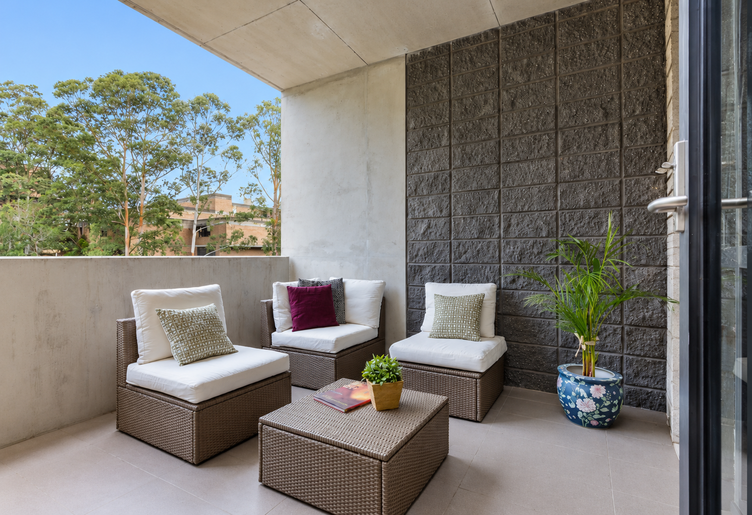 126/7 Dunstan Grove — photo 3 of 12