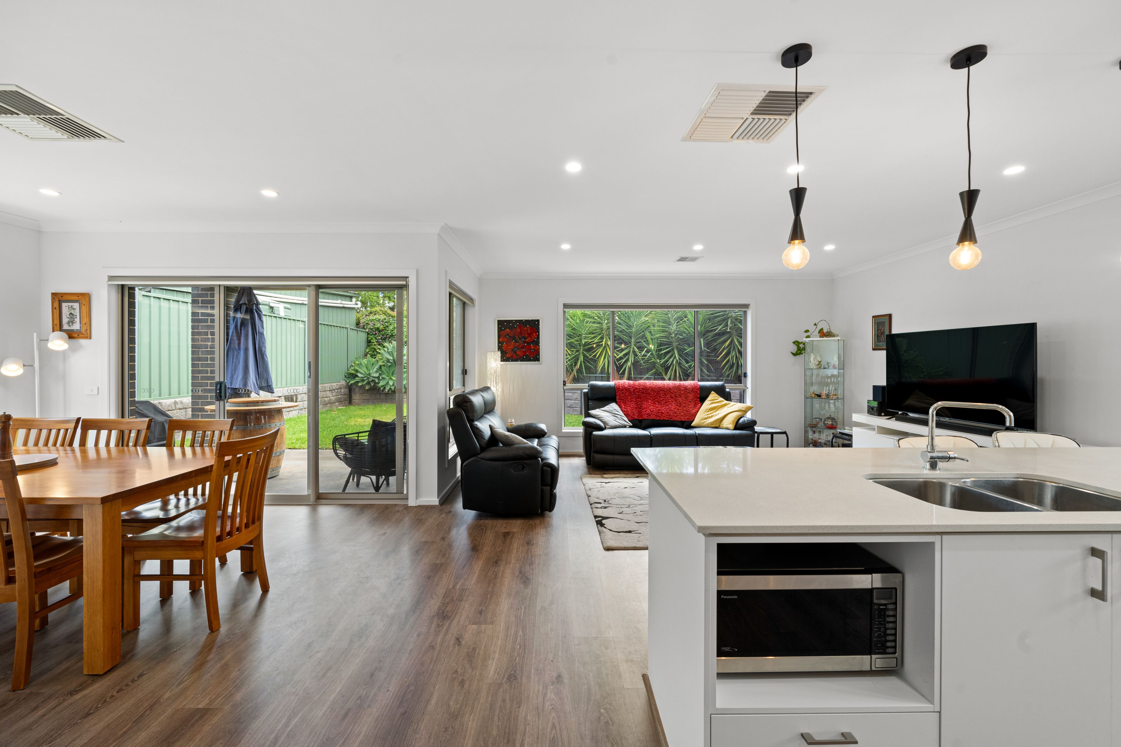 4 Cronulla Drive — photo 6 of 20