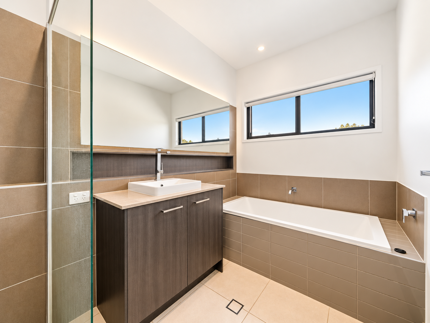 28 Crest Street — photo 17 of 23