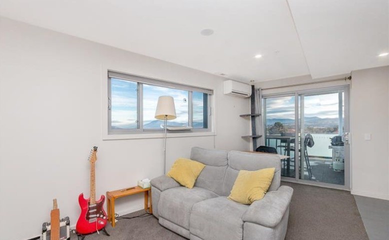 213/325 Anketell Street, Greenway, ACT 2900