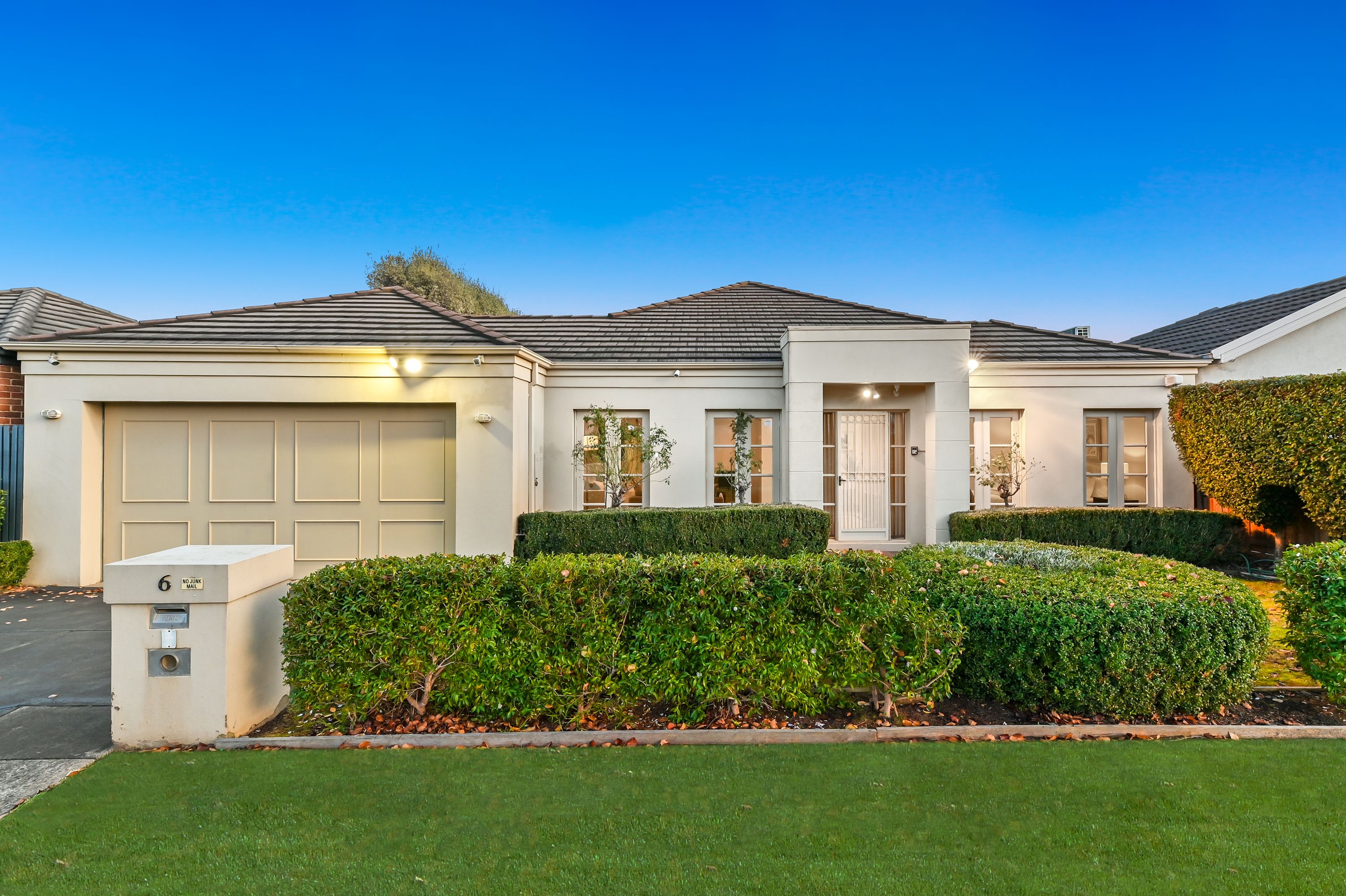 6 Prestbury Drive, Vermont South VIC 3133