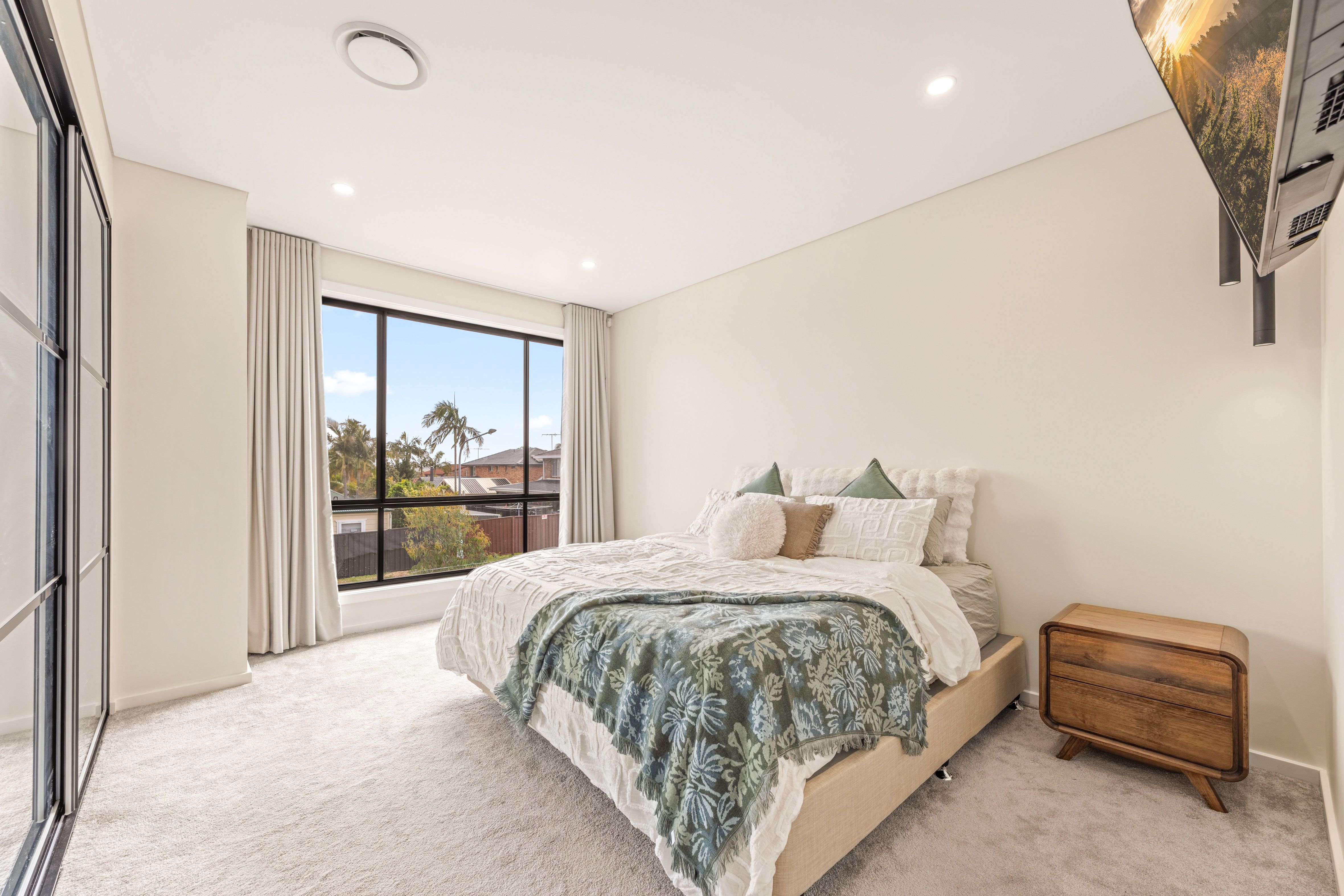 19/1 Raine Place — photo 5 of 8