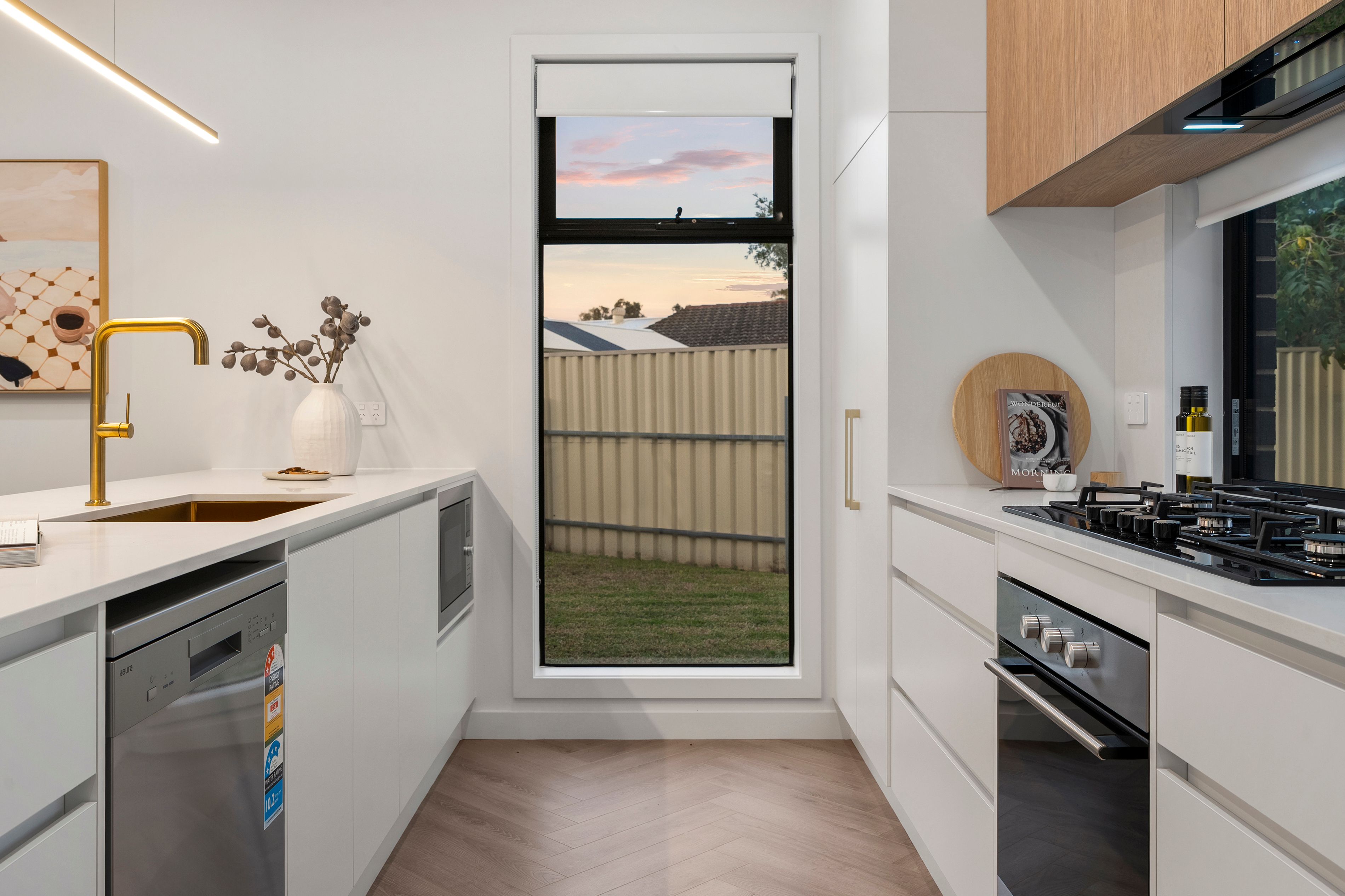 10A Closeburn Crescent — photo 7 of 20