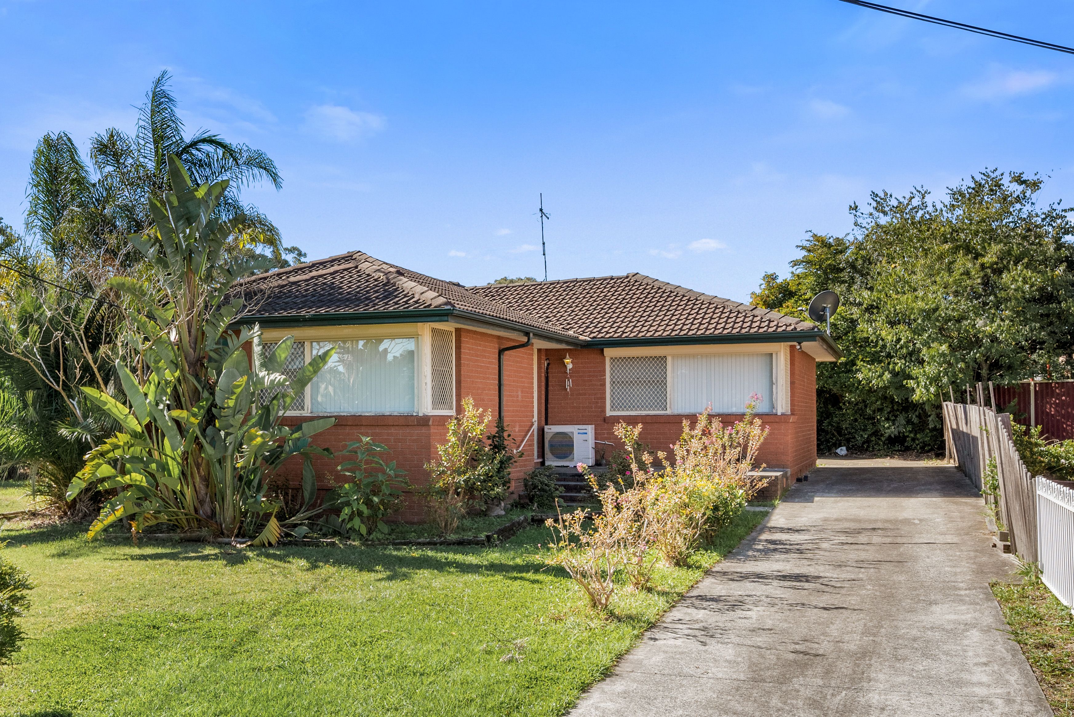 41 Hurlstone Avenue, Glenfield NSW 2167